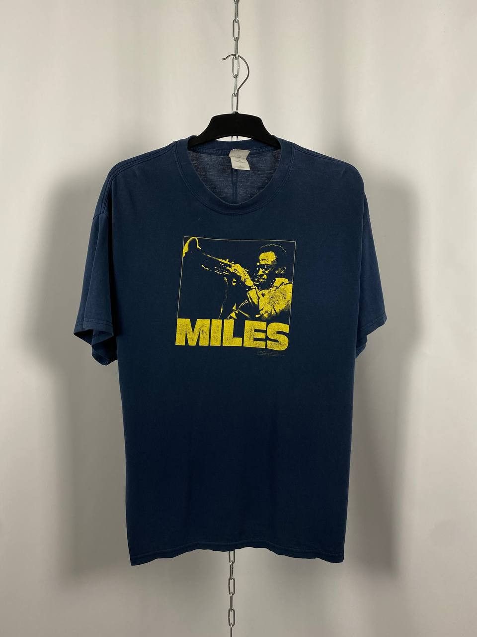 Band Tees Vintage Miles T-shirts 2004 big logo band tee size XL Size US XL / EU 56 / 4 - 1 Thumbnail