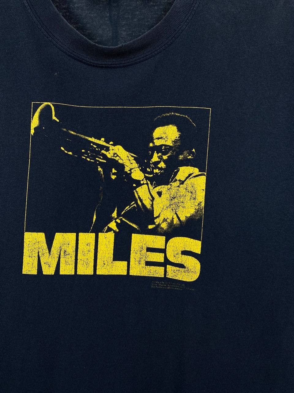 Band Tees Vintage Miles T-shirts 2004 big logo band tee size XL Size US XL / EU 56 / 4 - 3 Thumbnail