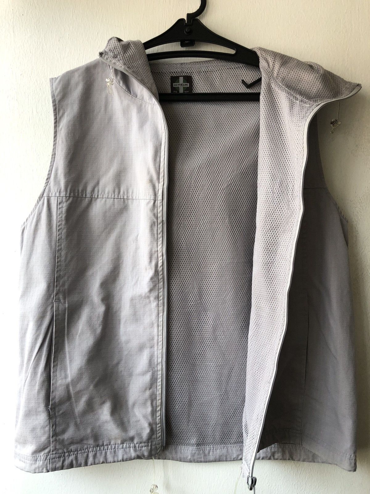 Japanese Brand Active Life Dog Cigar Zipped Up Vest Hoodie Size US L / EU 52-54 / 3 - 7 Thumbnail