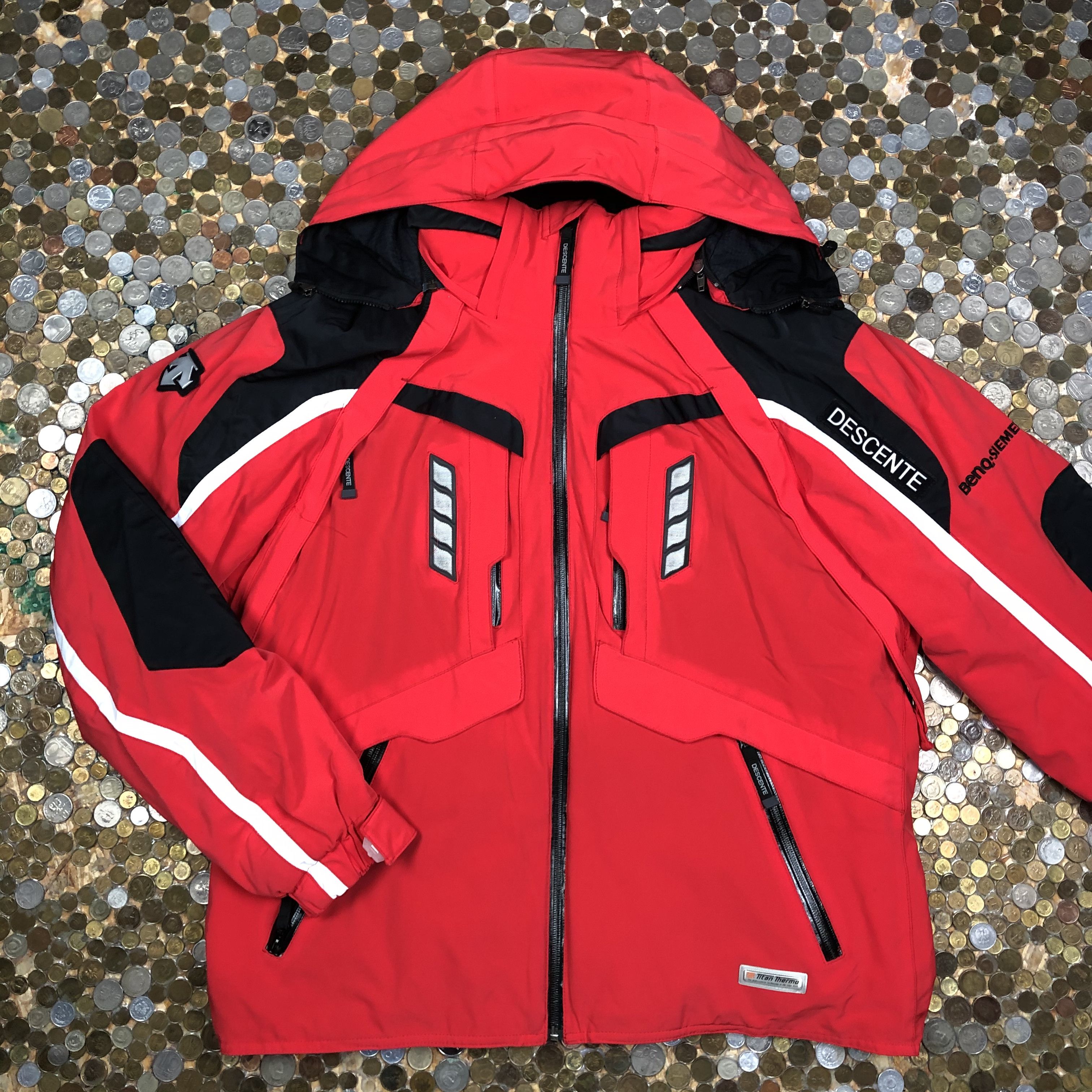 Descente Descente Winter Jacket with hoodie Size US M / EU 48-50 / 2 - 1 Thumbnail