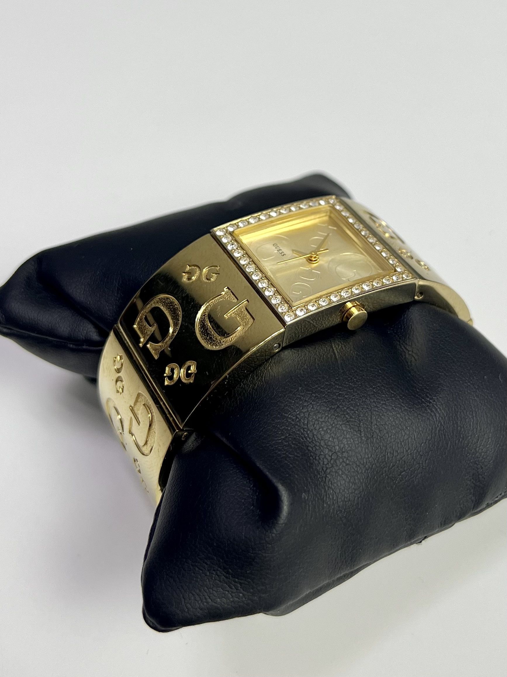 Guess GUESS LADIES GOLD BRACELET ANALOGUE WRISTWATCH WATCH Size ONE SIZE - 5 Thumbnail