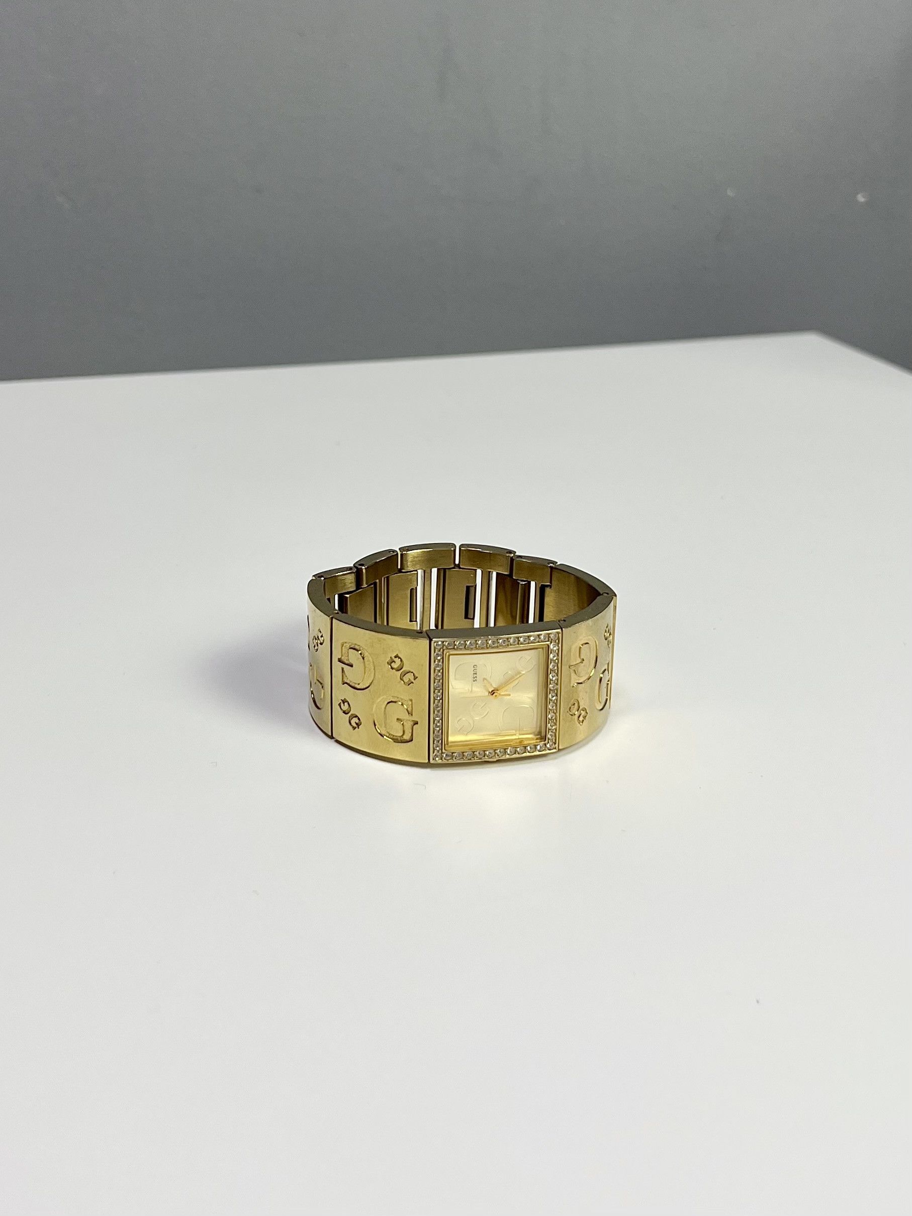 Guess GUESS LADIES GOLD BRACELET ANALOGUE WRISTWATCH WATCH Size ONE SIZE - 8 Thumbnail