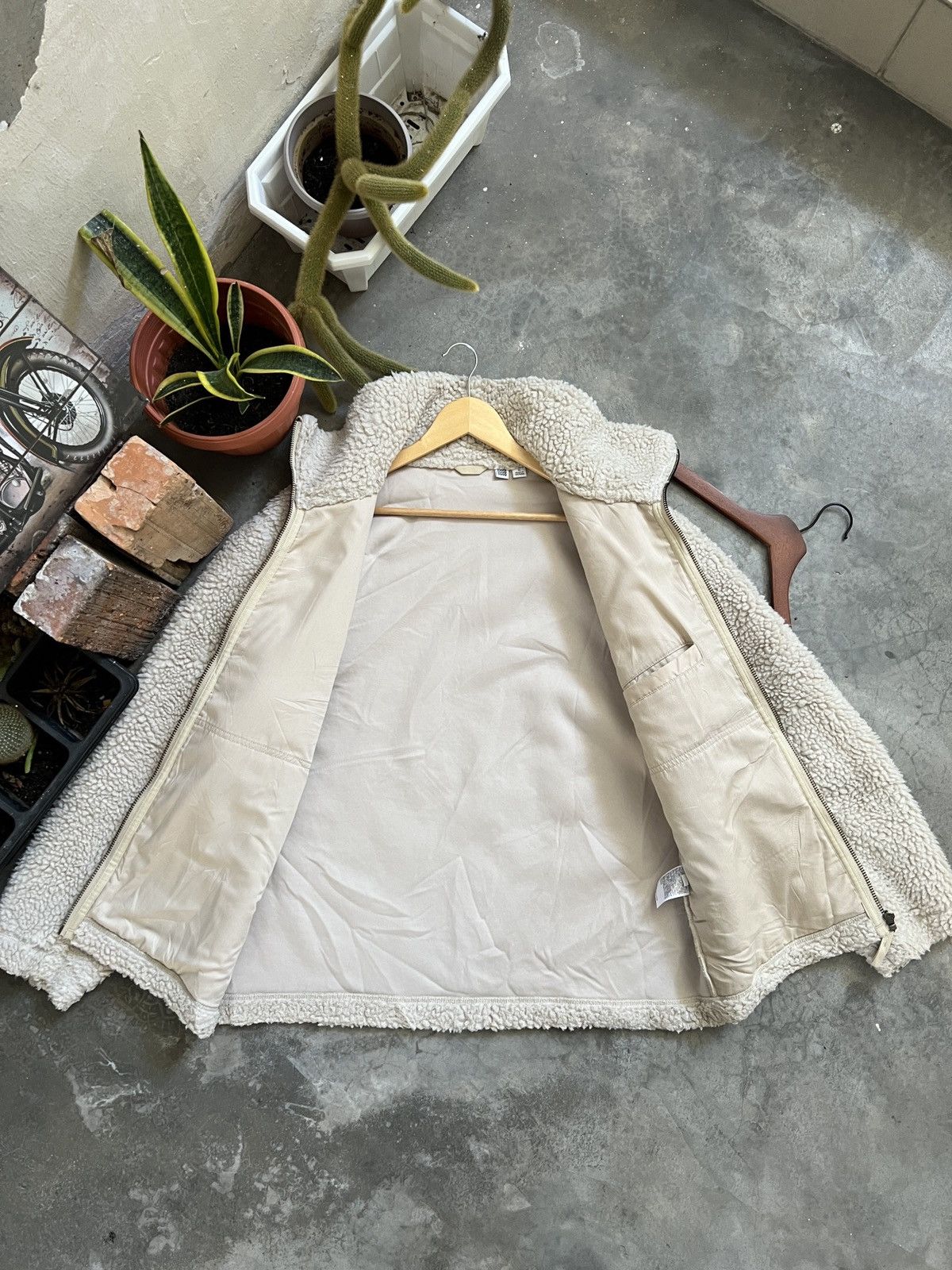 Japanese Brand × Undercover × Uniqlo STEALS 🏴‍☠️🖤 Undercover UUU X Uniqlo DeeP Pile Sherpa Jacket Size US XL / EU 56 / 4 - 8 Thumbnail