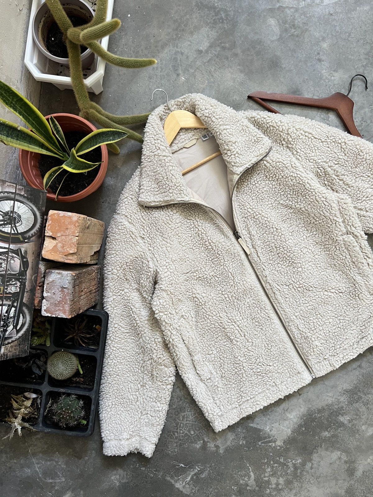 Japanese Brand × Undercover × Uniqlo STEALS 🏴‍☠️🖤 Undercover UUU X Uniqlo DeeP Pile Sherpa Jacket Size US XL / EU 56 / 4 - 4 Thumbnail