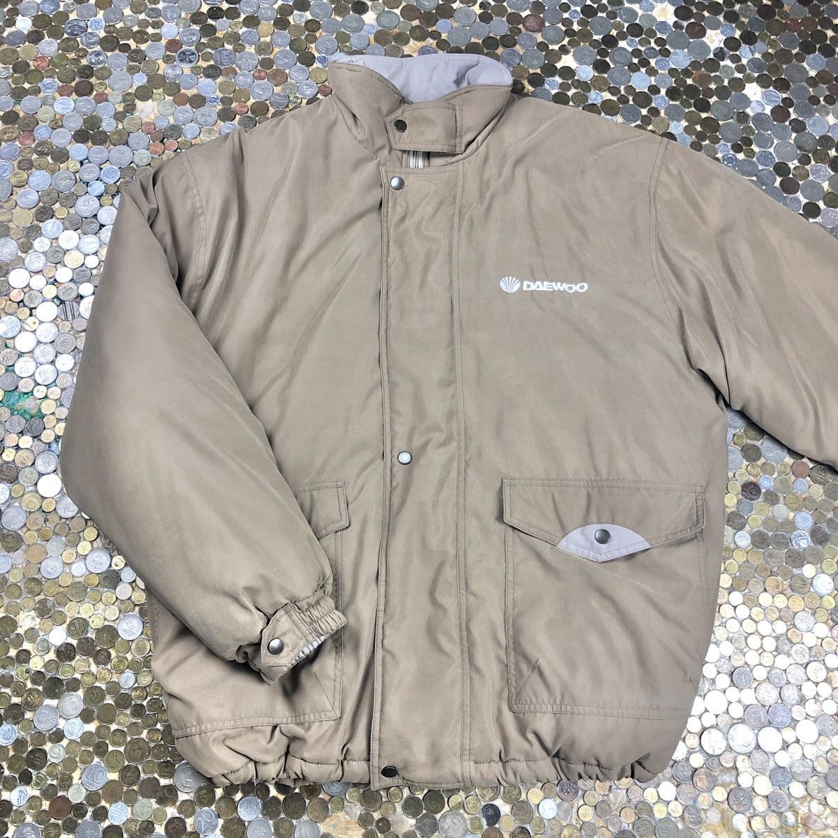 Vintage Daewoo Vintage puffer bomber jacket Size US L / EU 52-54 / 3 - 1 Thumbnail