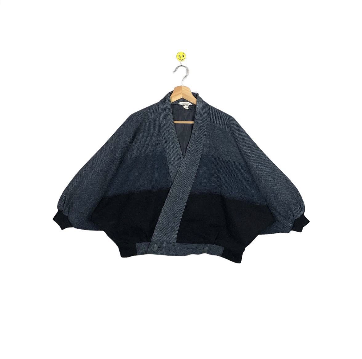 Japanese Brand Vtg Japanese ORIBE Wool Knitted Poncho Cloaks Capes Soft Size US M / EU 48-50 / 2 - 1 Thumbnail