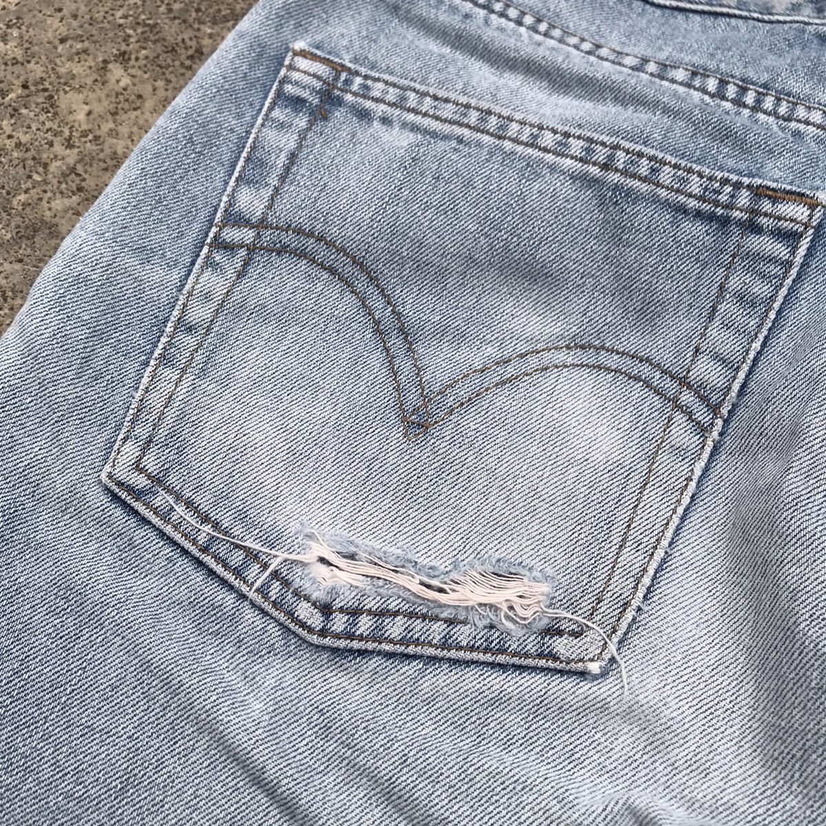 Levi's Distressed! Levi’s 533 Jeans Levis Faded Denim Pants Size US 29 - 17 Thumbnail