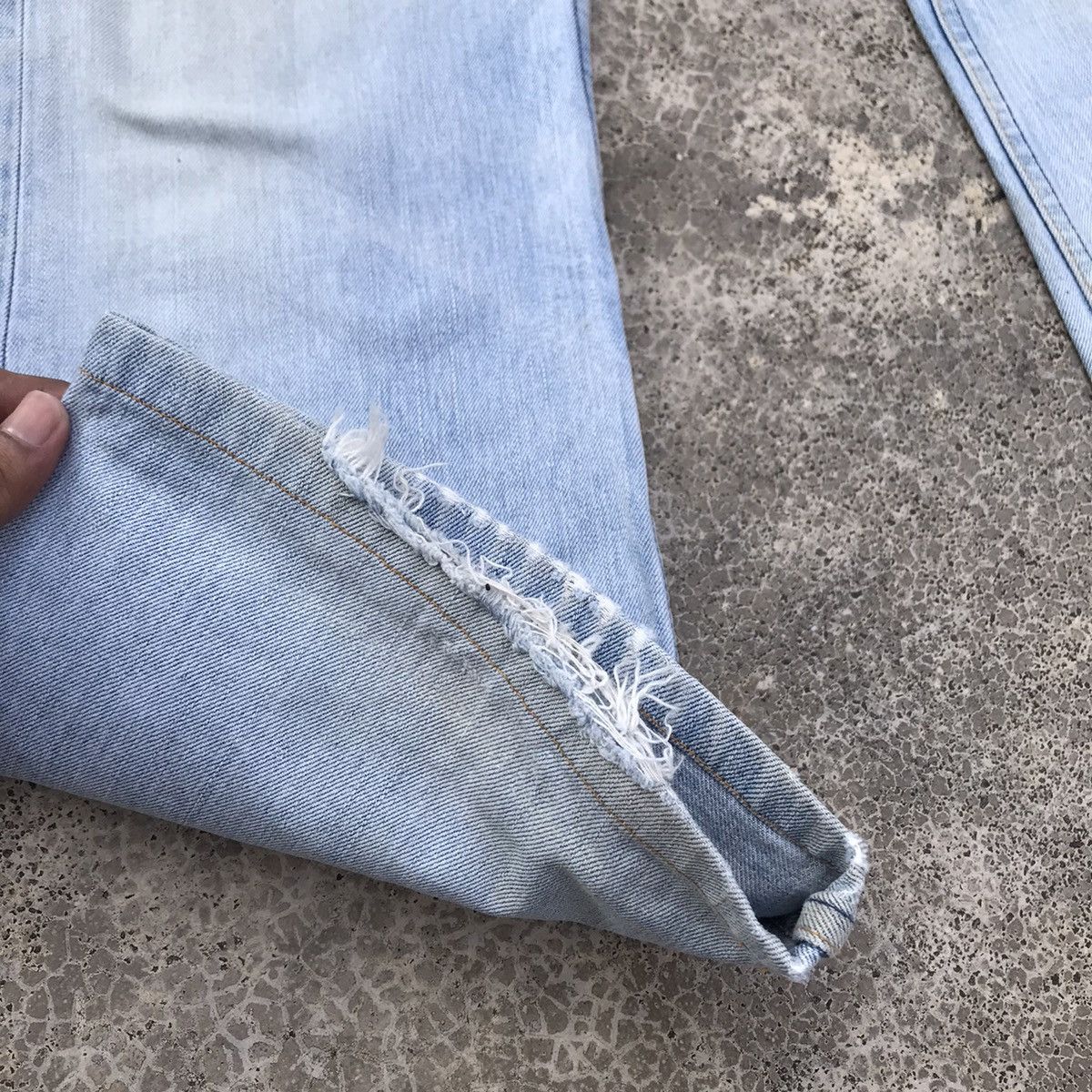 Levi's Vintage Clothing 💥 90's Vintage Levis 517 Distressed Faded Flare Jeans Pants Size US 34 / EU 50 - 15 Thumbnail