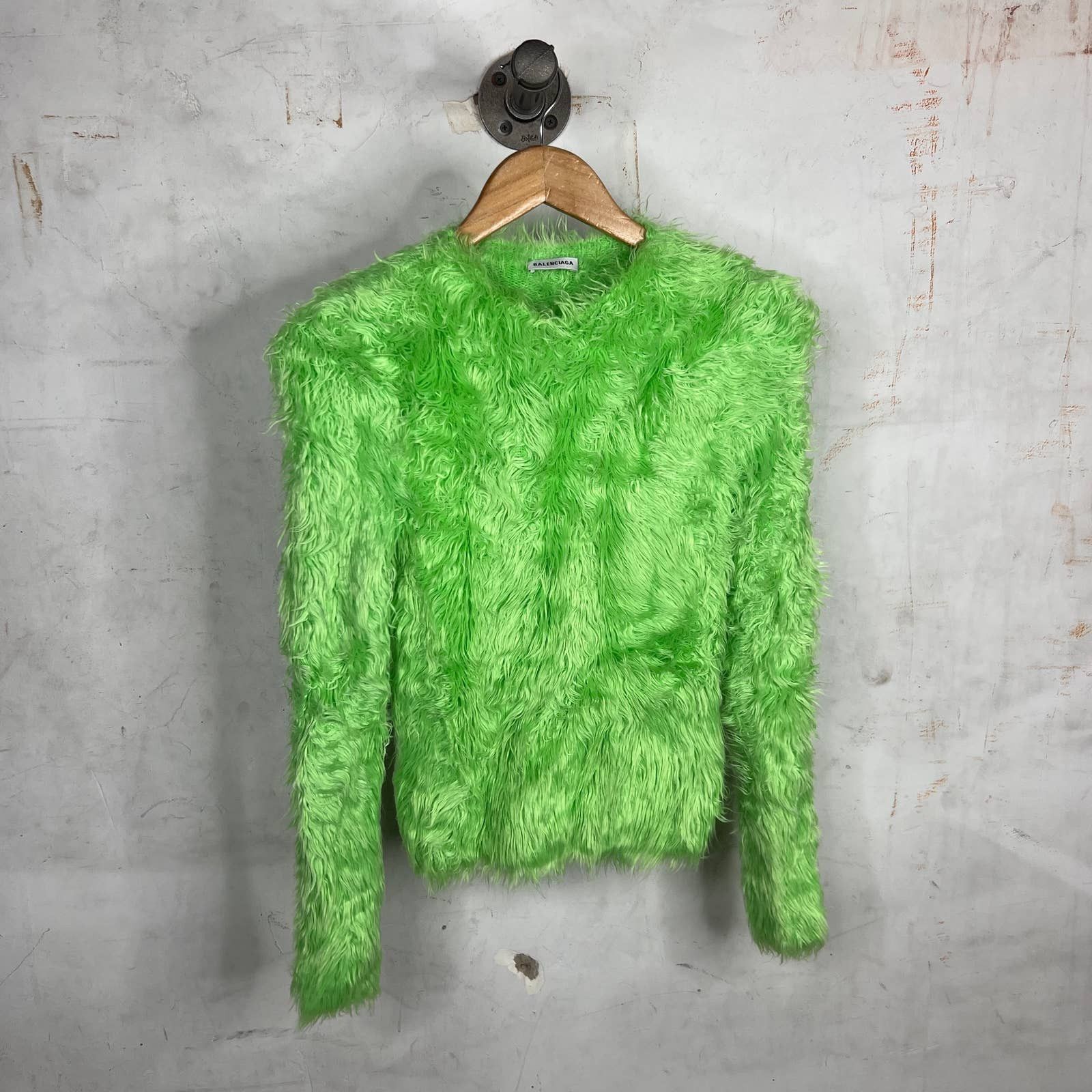 Balenciaga Balenciaga 2018 Fuzzy Sweater Size S / US 4 / IT 40 - 1 Thumbnail