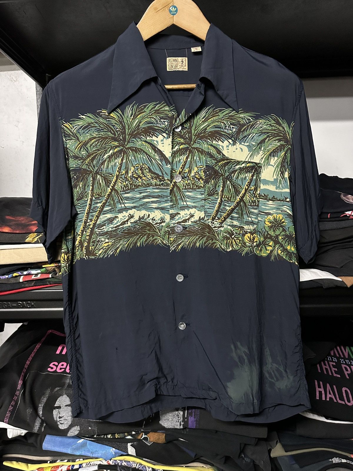 Sun Surf × Toyo Enterprises × Vintage Vintage Sun Surf Rayon By Toyo Sun Faded Shirt Size US M / EU 48-50 / 2 - 1 Thumbnail