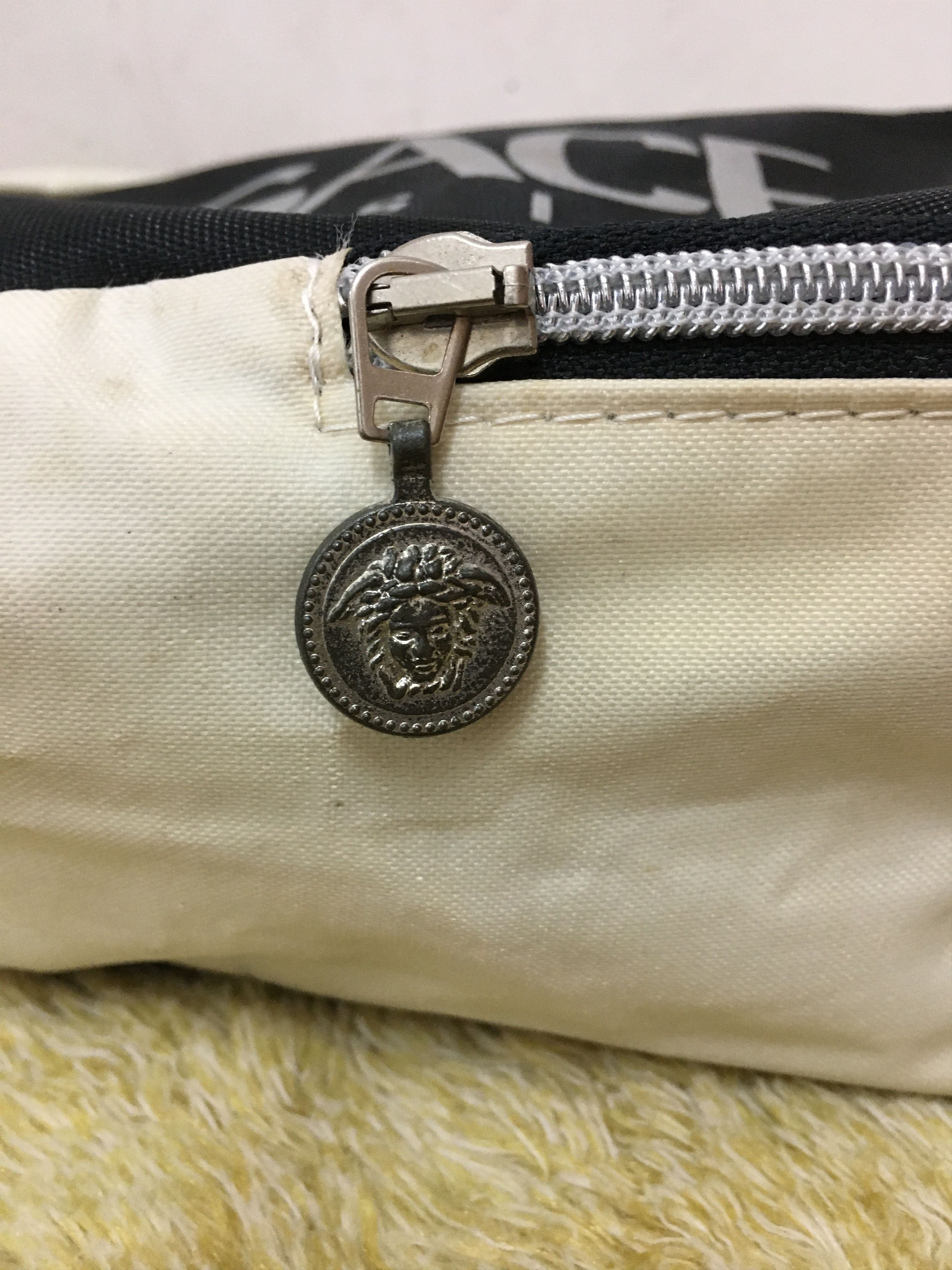 Versace Auth Versace Insentive Shoes Bag Size ONE SIZE - 3 Thumbnail