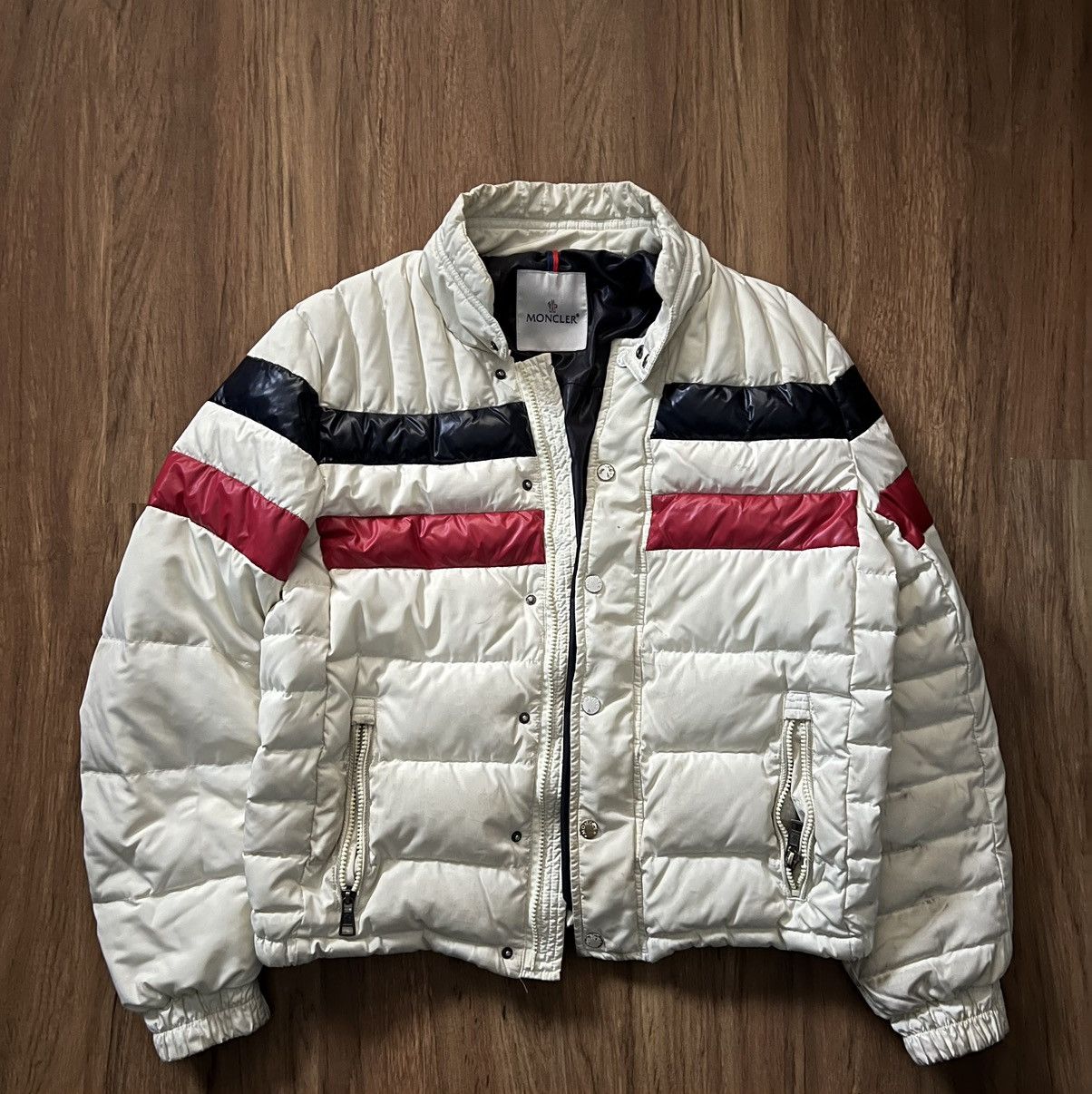 Moncler striped technical store menuire sport