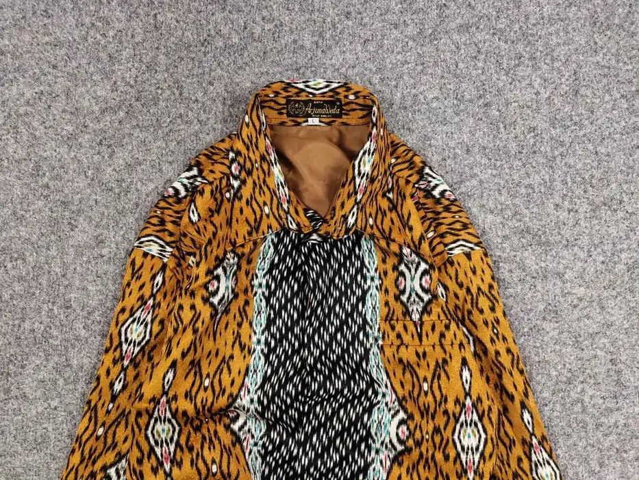 Other Vintage 90's Batik Arjuna Weda Japan Bright gold men's Shirt Size US L / EU 52-54 / 3 - 3 Thumbnail