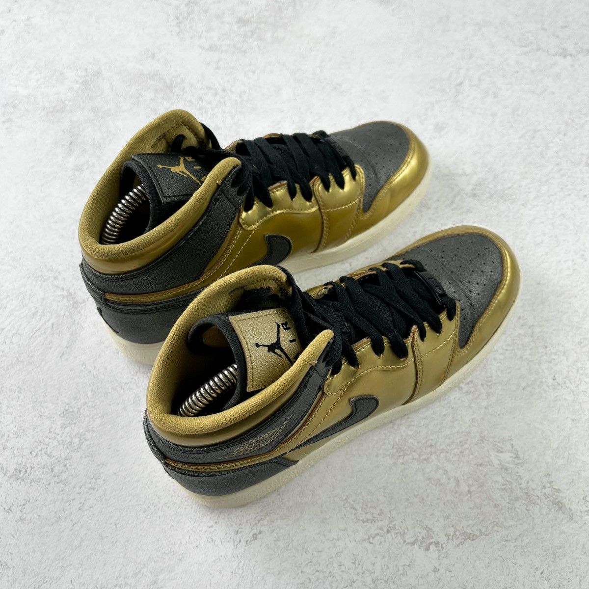 Jordan Brand Air Jordan 1Retro High BHM Gold Size US 8 / IT 38 - 3 Thumbnail