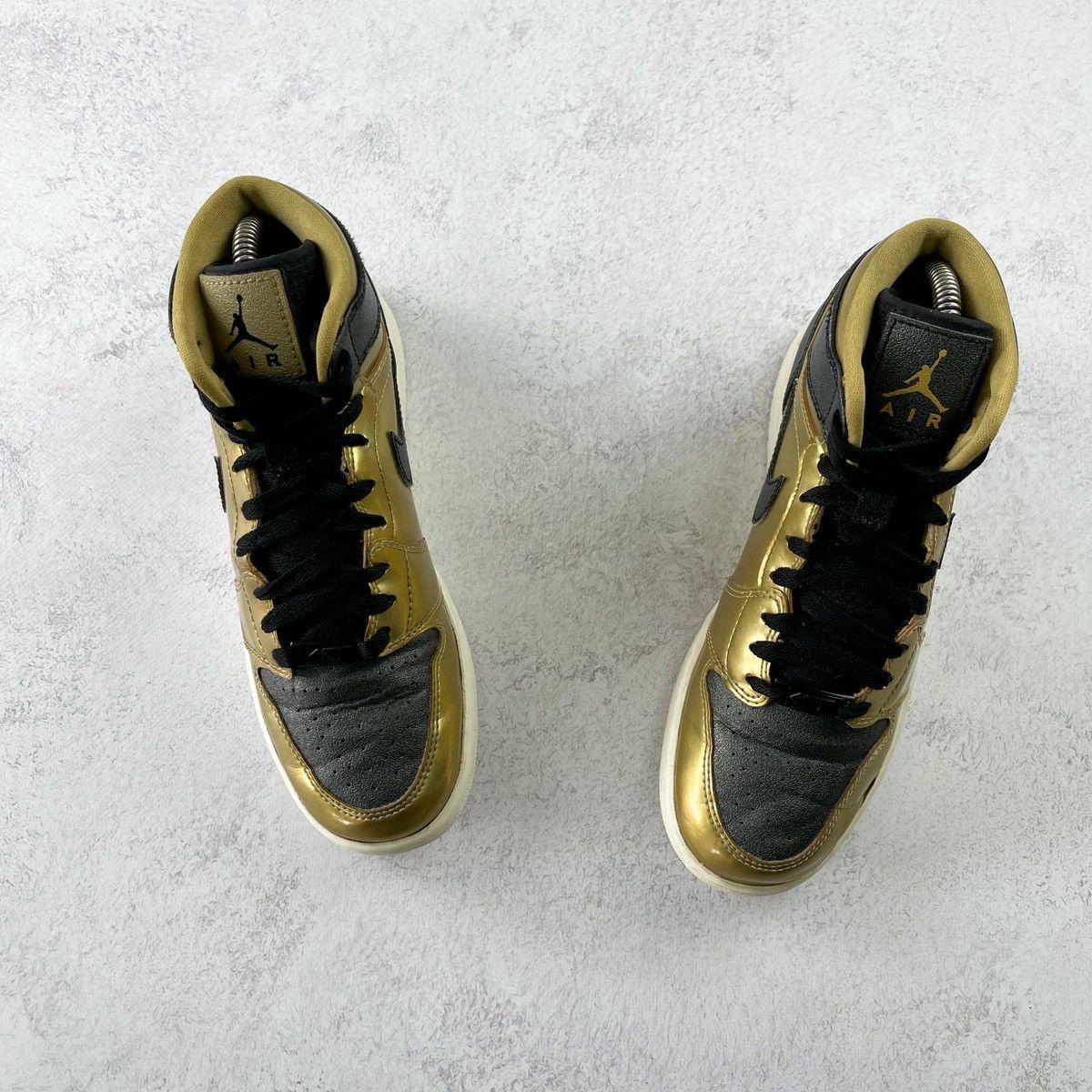 Jordan Brand Air Jordan 1Retro High BHM Gold Size US 8 / IT 38 - 2 Thumbnail