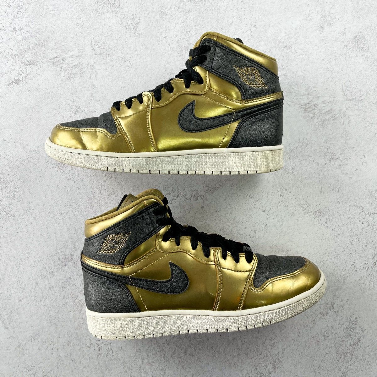 Jordan Brand Air Jordan 1Retro High BHM Gold Size US 8 / IT 38 - 1 Thumbnail