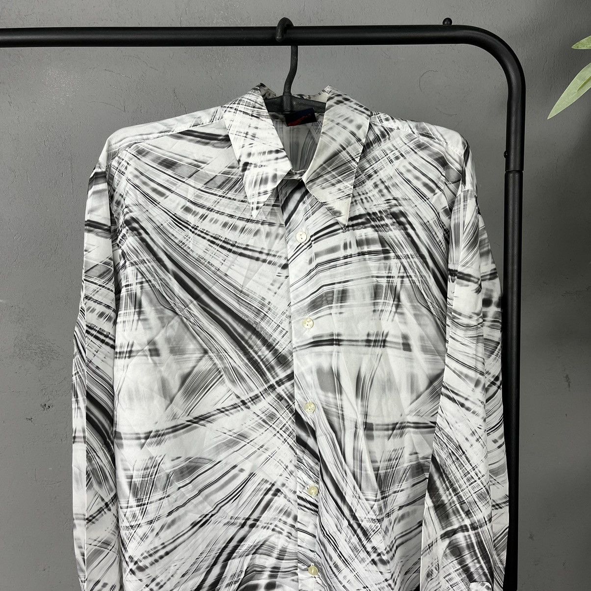 Vintage URU MADE IN ITALY VISUALS SHIRT 1990s Size US L / EU 52-54 / 3 - 2 Thumbnail