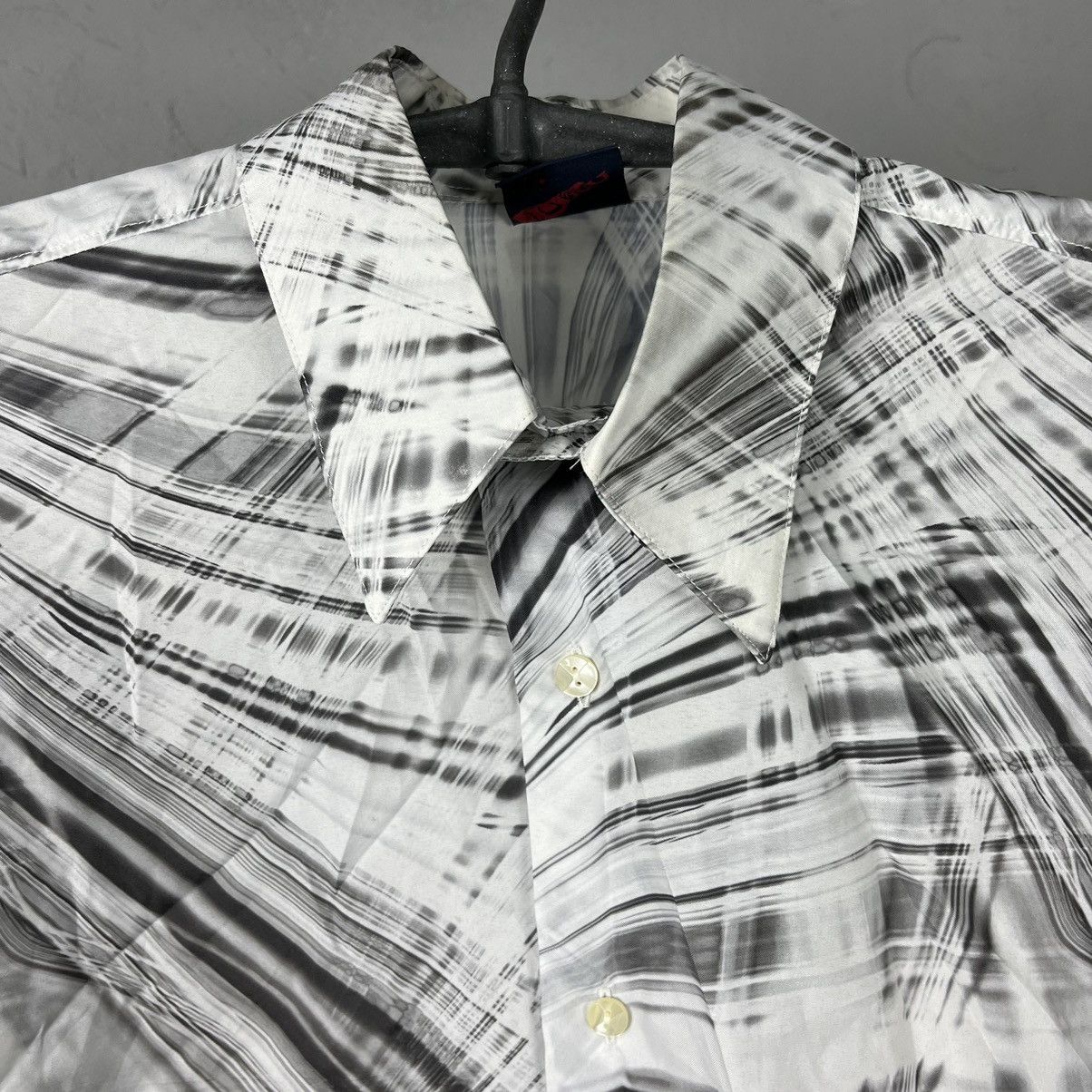 Vintage URU MADE IN ITALY VISUALS SHIRT 1990s Size US L / EU 52-54 / 3 - 4 Thumbnail