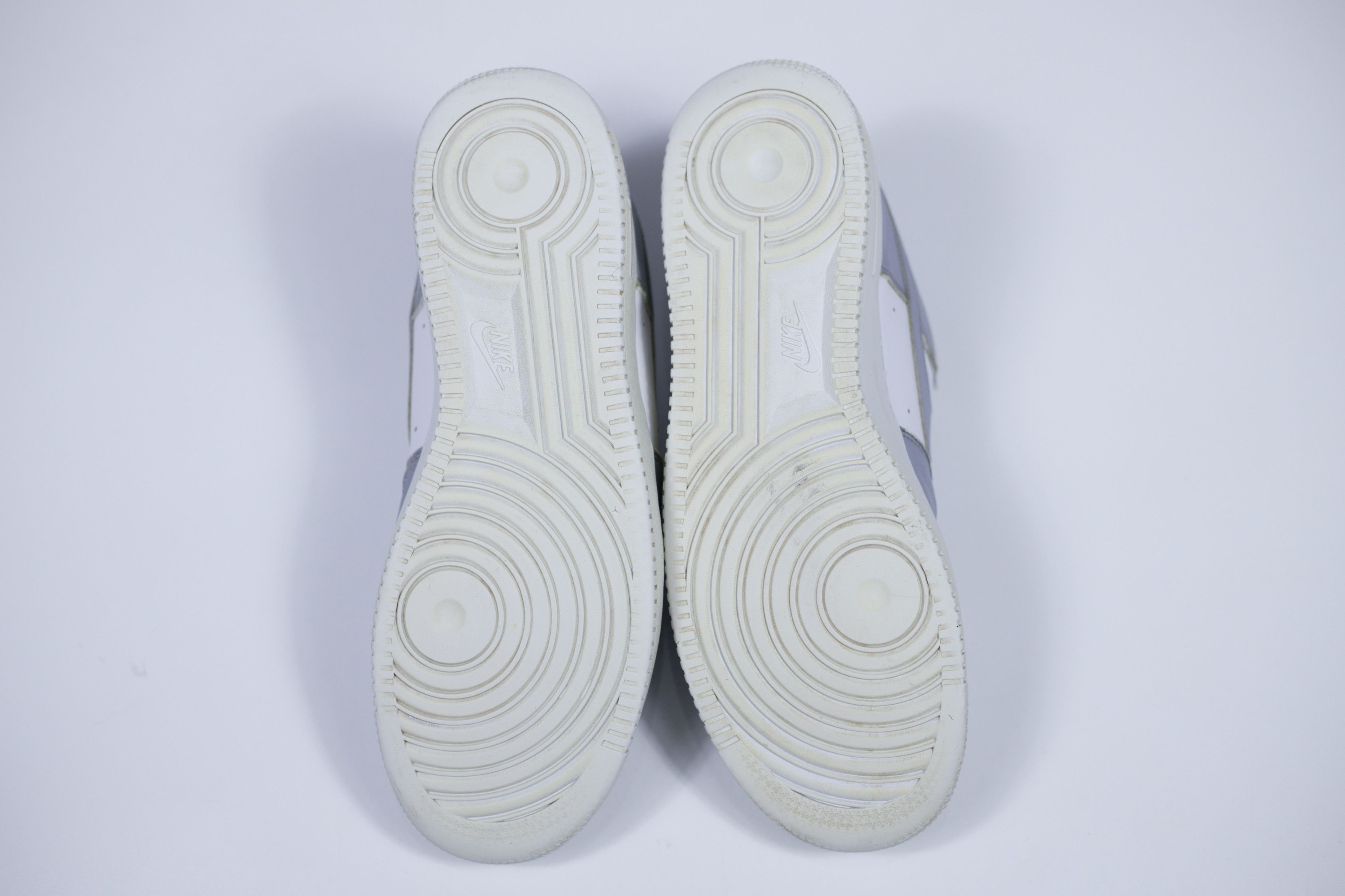 Nike 2018 Nike Air Force 1 Low Wolf Grey Size US 11 / EU 44 - 10 Thumbnail