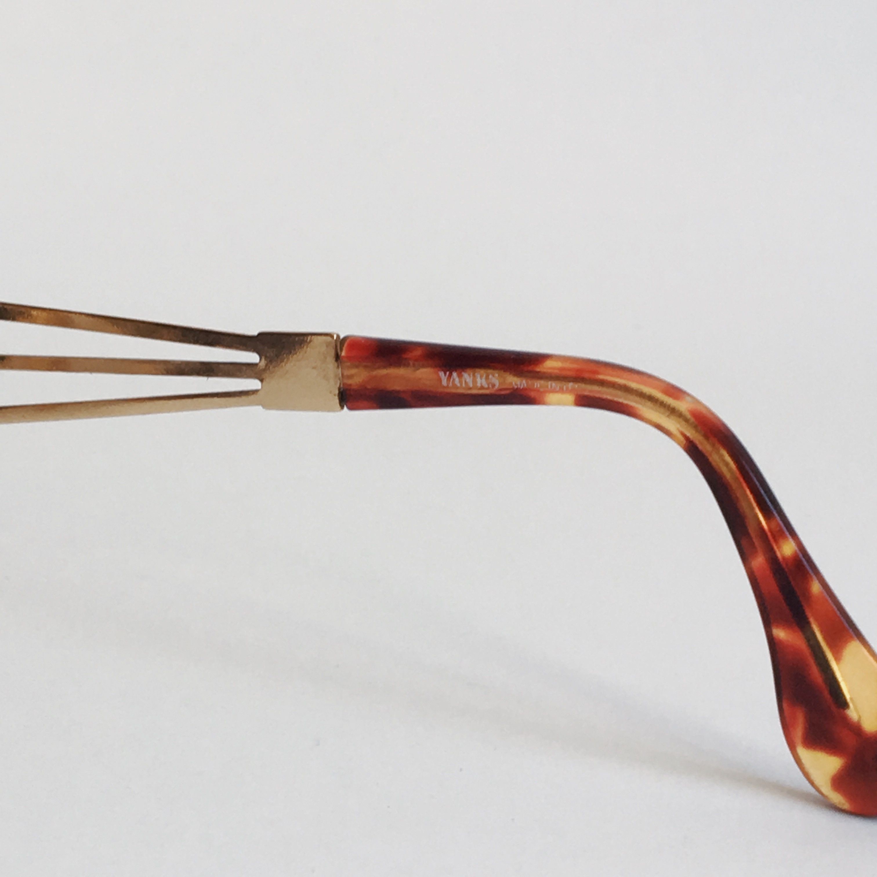 Vintage YANKS Vintage Oval Sunglasses Gold/Black Tortoise Frame 90s Size ONE SIZE - 8 Thumbnail