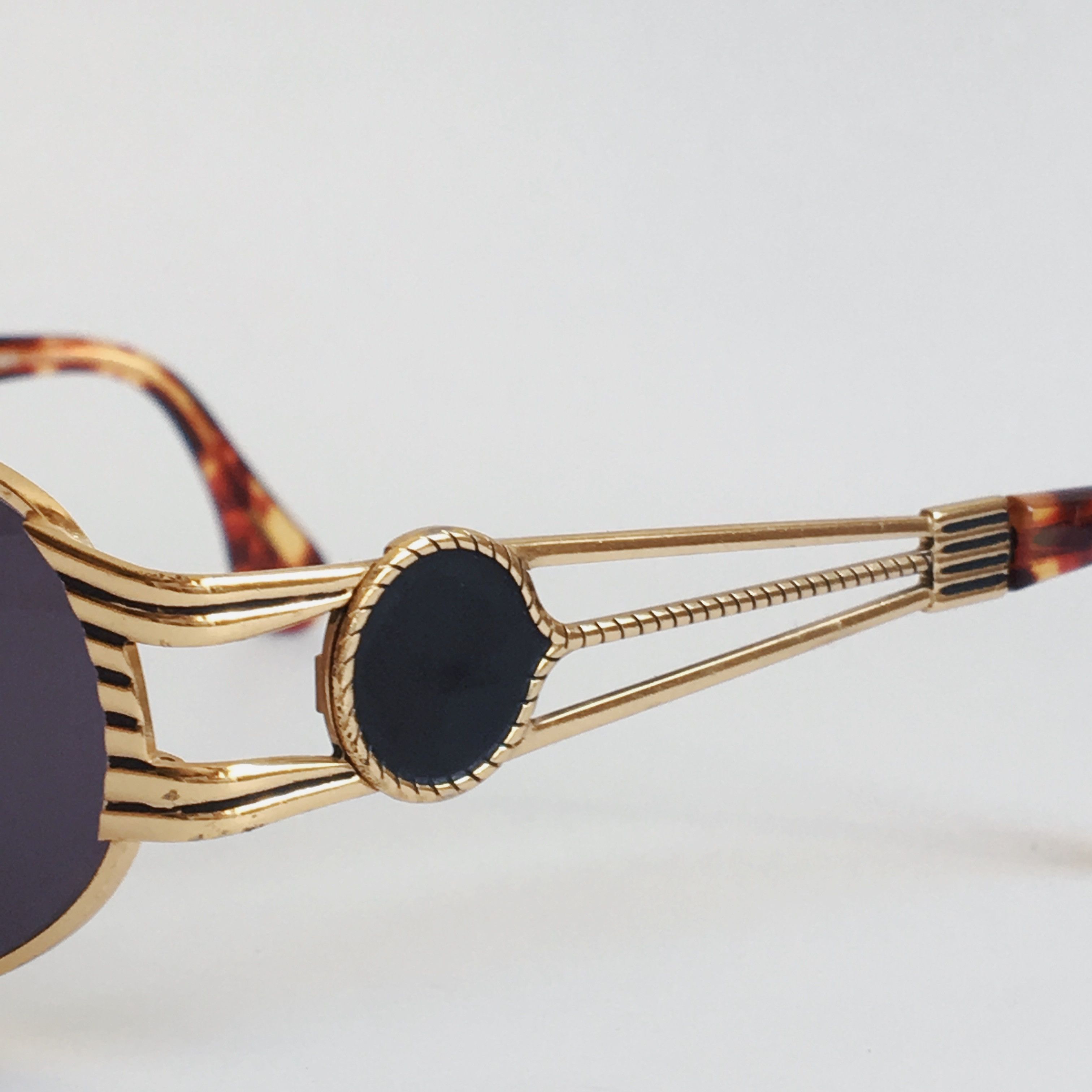 Vintage YANKS Vintage Oval Sunglasses Gold/Black Tortoise Frame 90s Size ONE SIZE - 4 Thumbnail