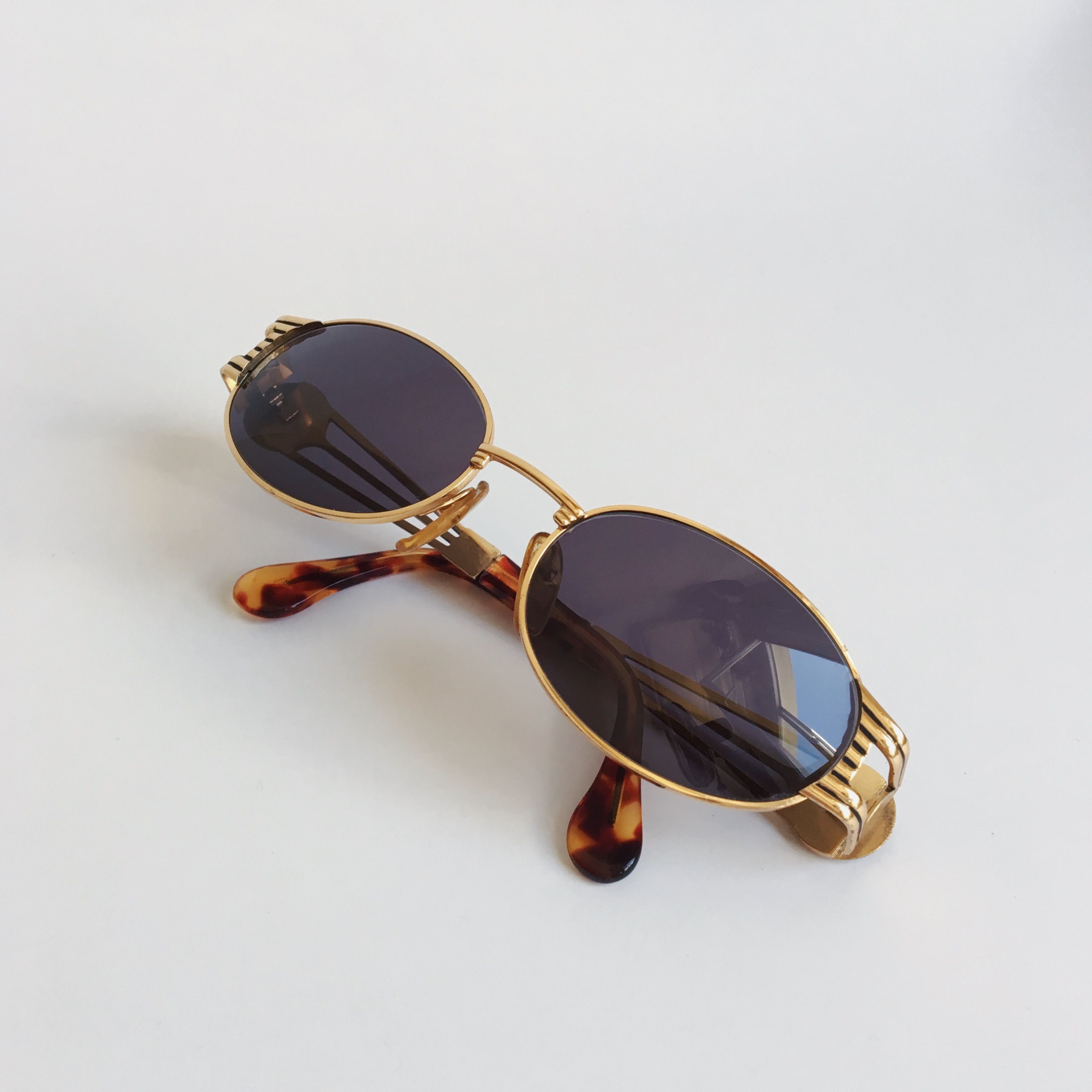 Vintage YANKS Vintage Oval Sunglasses Gold/Black Tortoise Frame 90s Size ONE SIZE - 5 Thumbnail