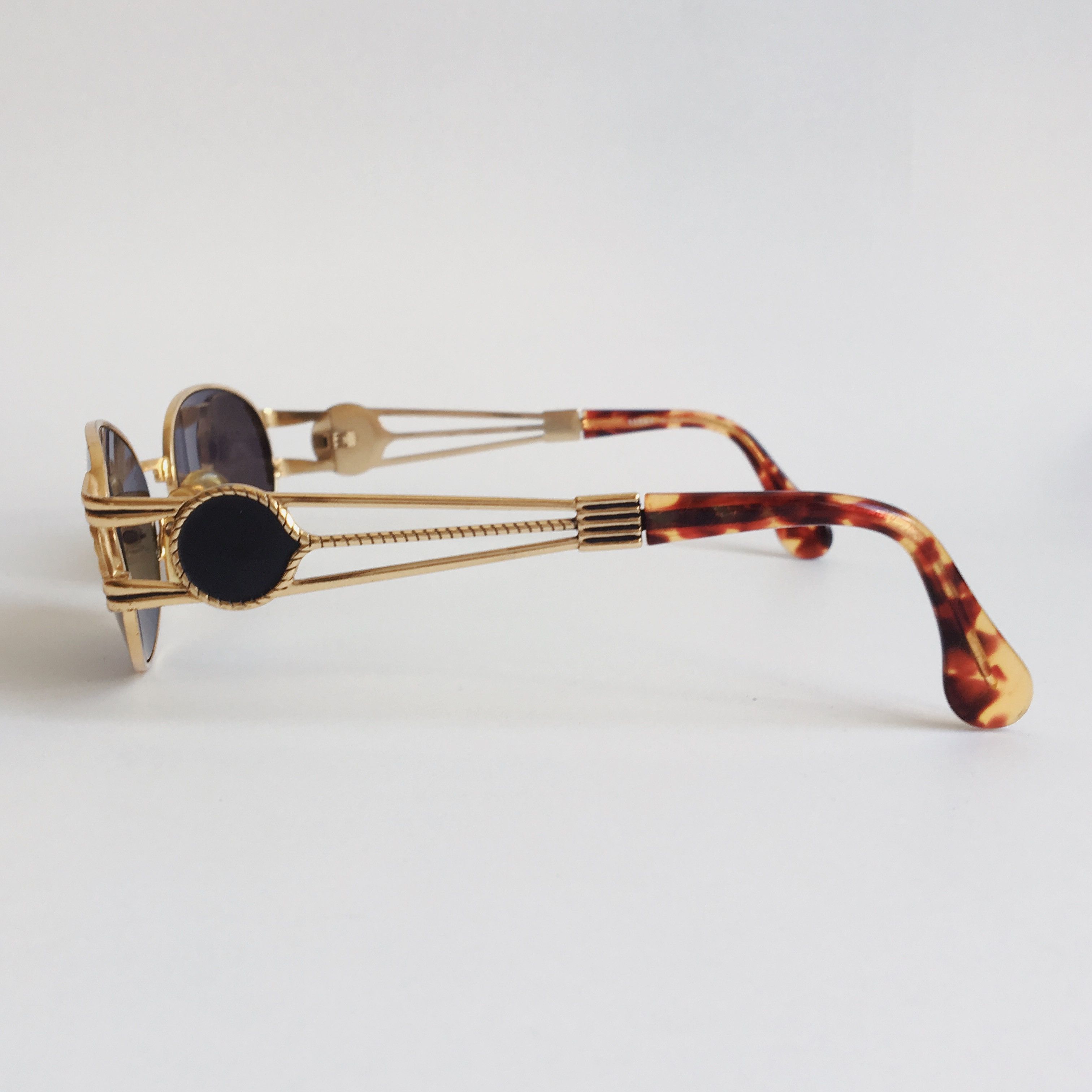 Vintage YANKS Vintage Oval Sunglasses Gold/Black Tortoise Frame 90s Size ONE SIZE - 6 Thumbnail
