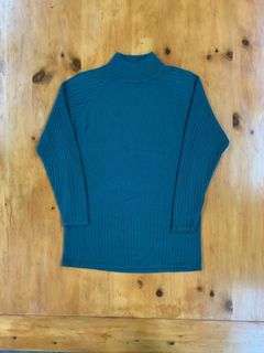Carolyn Taylor Women's Teal Blue Long Sleeve V Neck Knit Sweater Size  Medium