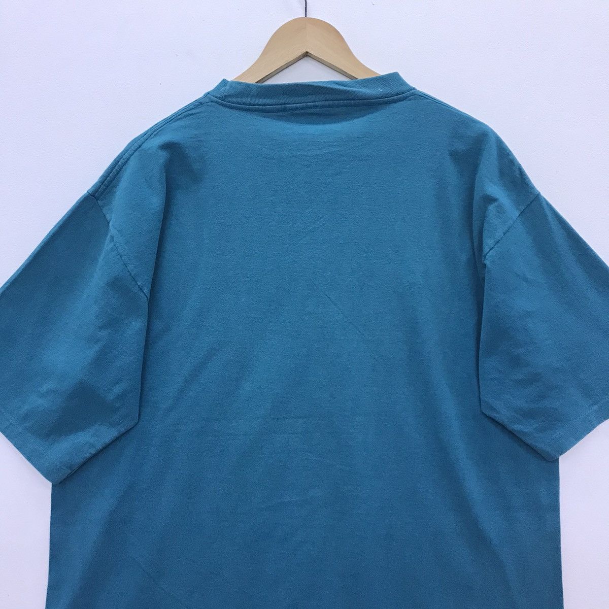 Rare!! Vintage Guess T-shirt