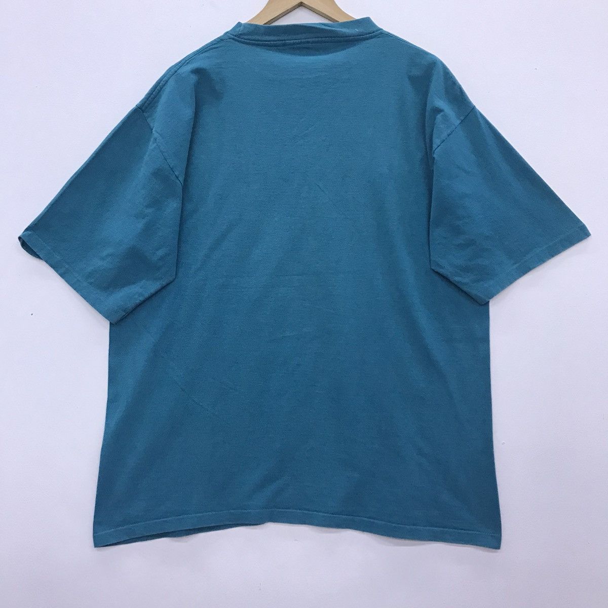 Rare!! Vintage Guess T-shirt