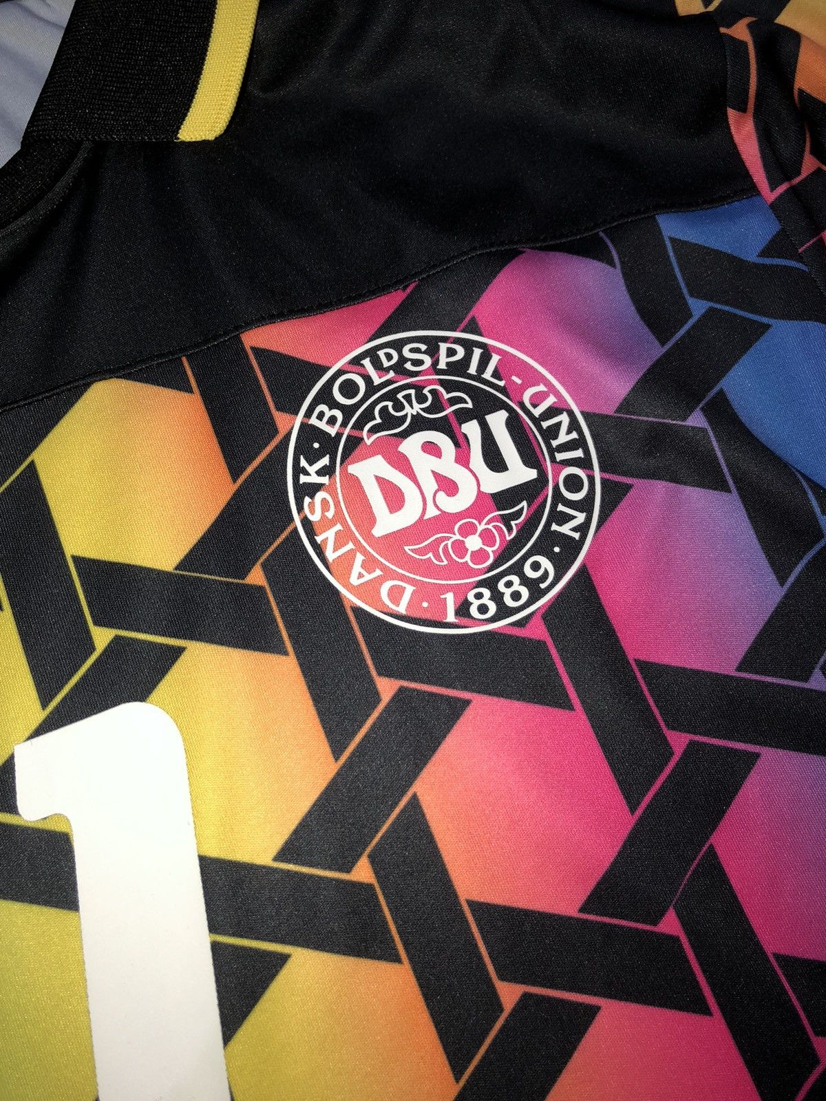 Hummel Hummel Euro ‘92 Denmark Peter Schemeichel Jersey Size US XS / EU 42 / 0 - 5 Thumbnail