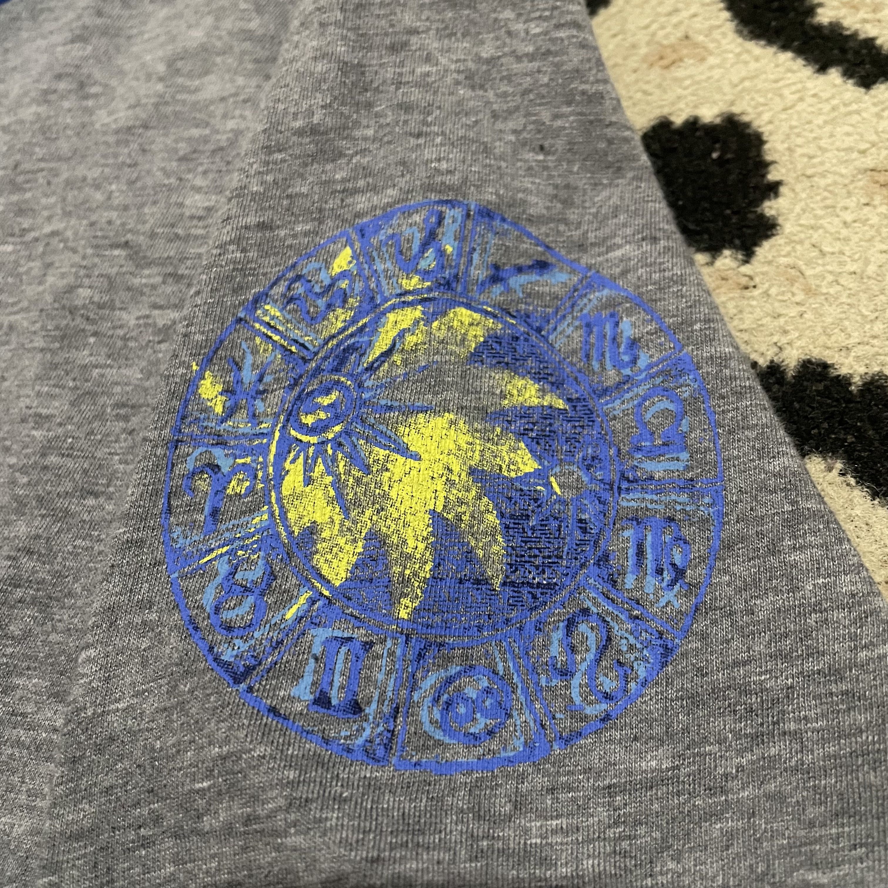 Gucci Vintage Gucci Zodiac Tee Size US M / EU 48-50 / 2 - 3 Thumbnail