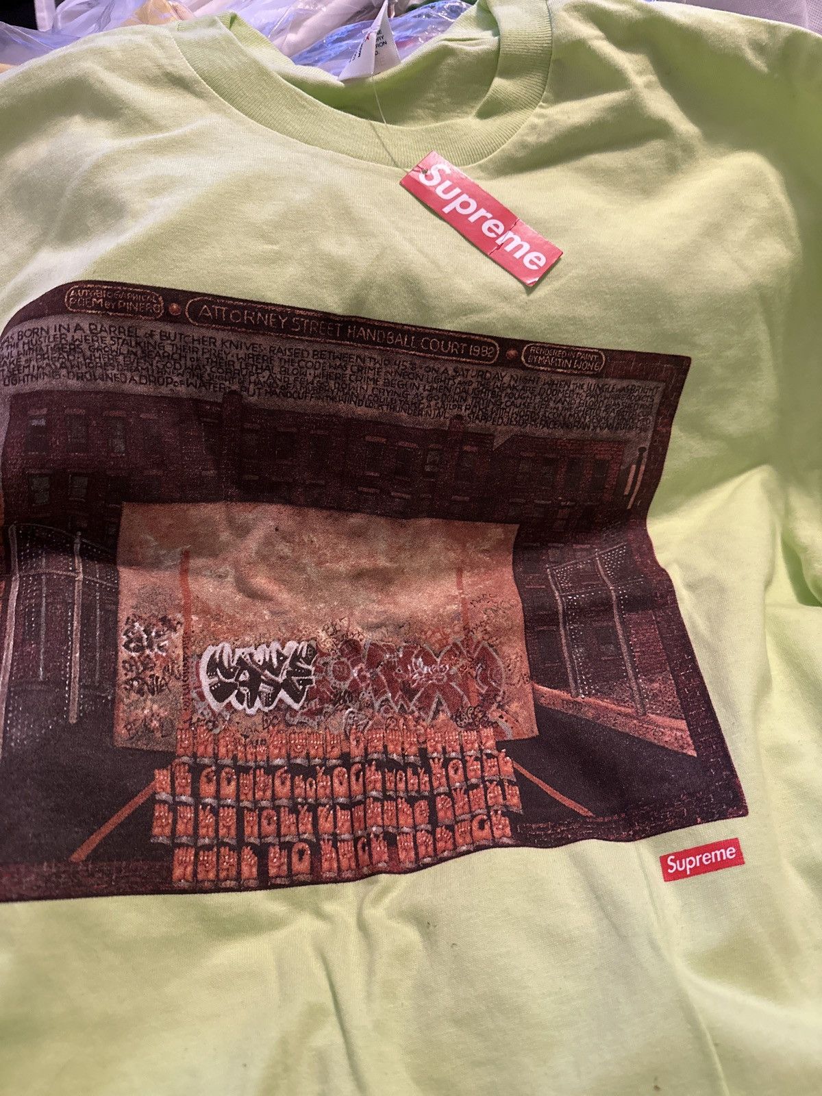 シュプリーム Martin Wong/Supreme Attorney Street L/S Tシャツ Supreme Martin Wong Attorney Street L S Tee (FW19) - $58