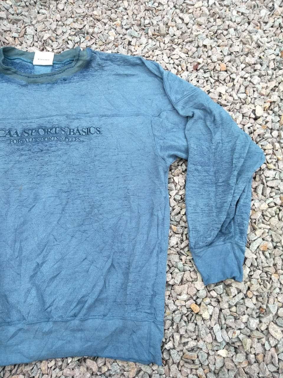 Descente × NCAA × Vintage VINTAGE DISTRESSED NCAA X DESCENTE PULLOVER SWEATSHIRTS Size US XL / EU 56 / 4 - 2 Thumbnail