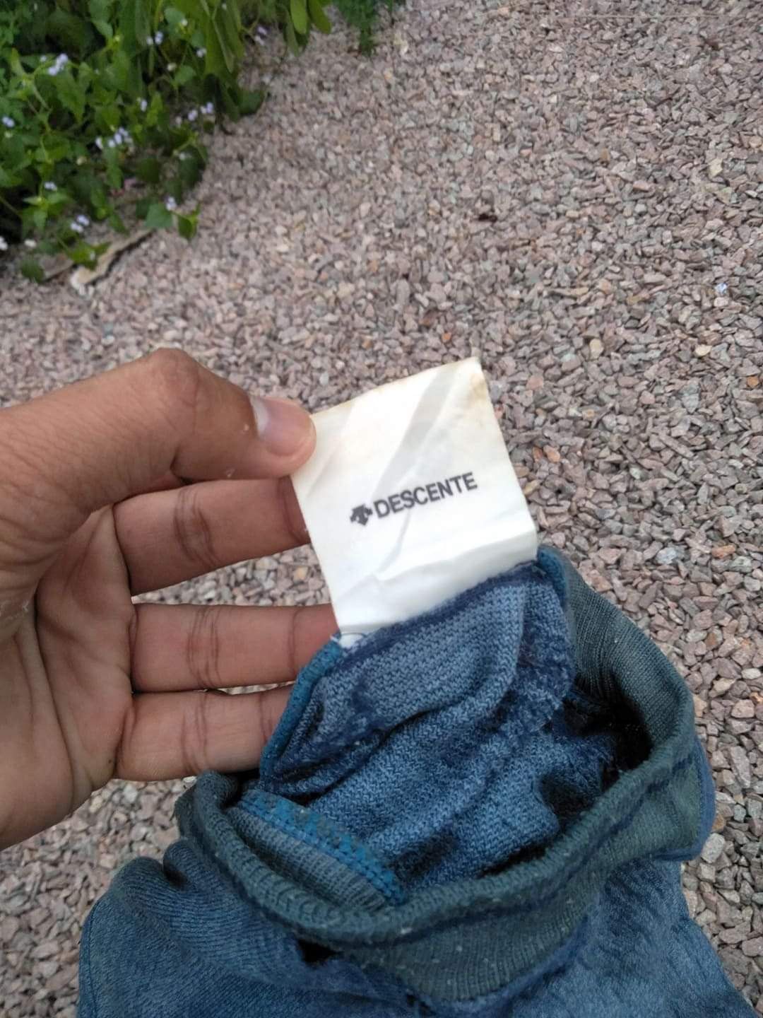 Descente × NCAA × Vintage VINTAGE DISTRESSED NCAA X DESCENTE PULLOVER SWEATSHIRTS Size US XL / EU 56 / 4 - 6 Thumbnail