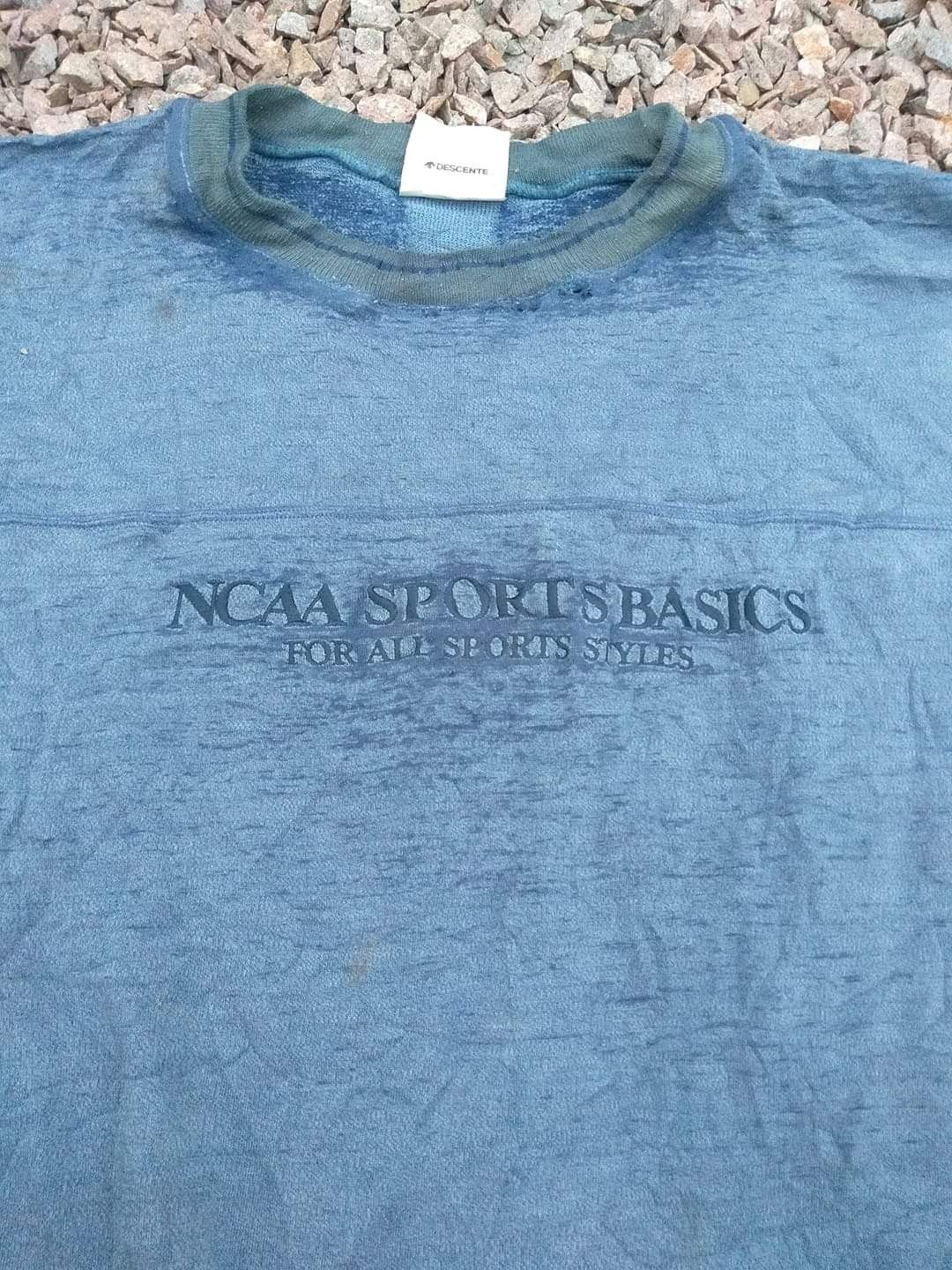 Descente × NCAA × Vintage VINTAGE DISTRESSED NCAA X DESCENTE PULLOVER SWEATSHIRTS Size US XL / EU 56 / 4 - 5 Thumbnail
