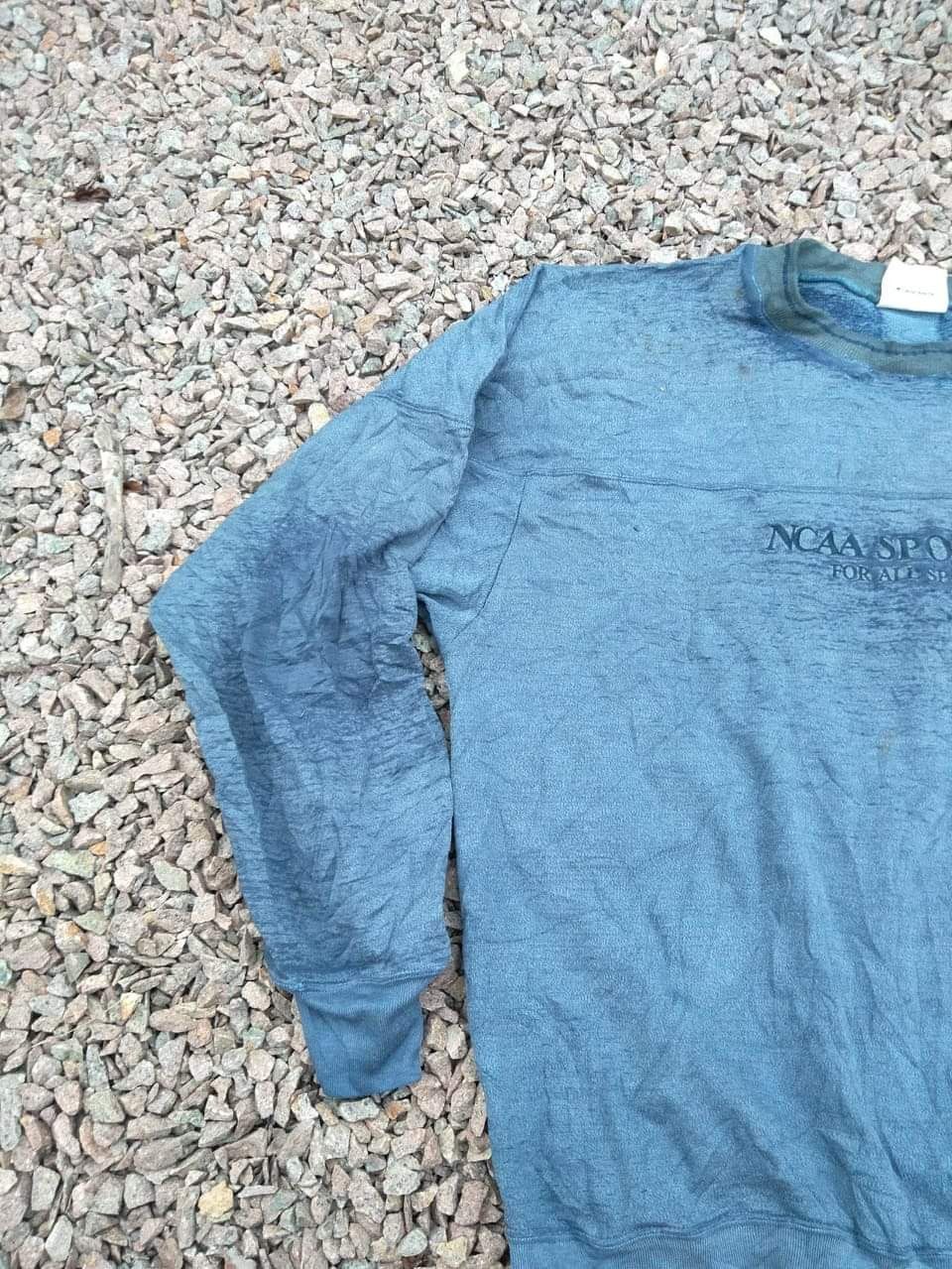 Descente × NCAA × Vintage VINTAGE DISTRESSED NCAA X DESCENTE PULLOVER SWEATSHIRTS Size US XL / EU 56 / 4 - 3 Thumbnail