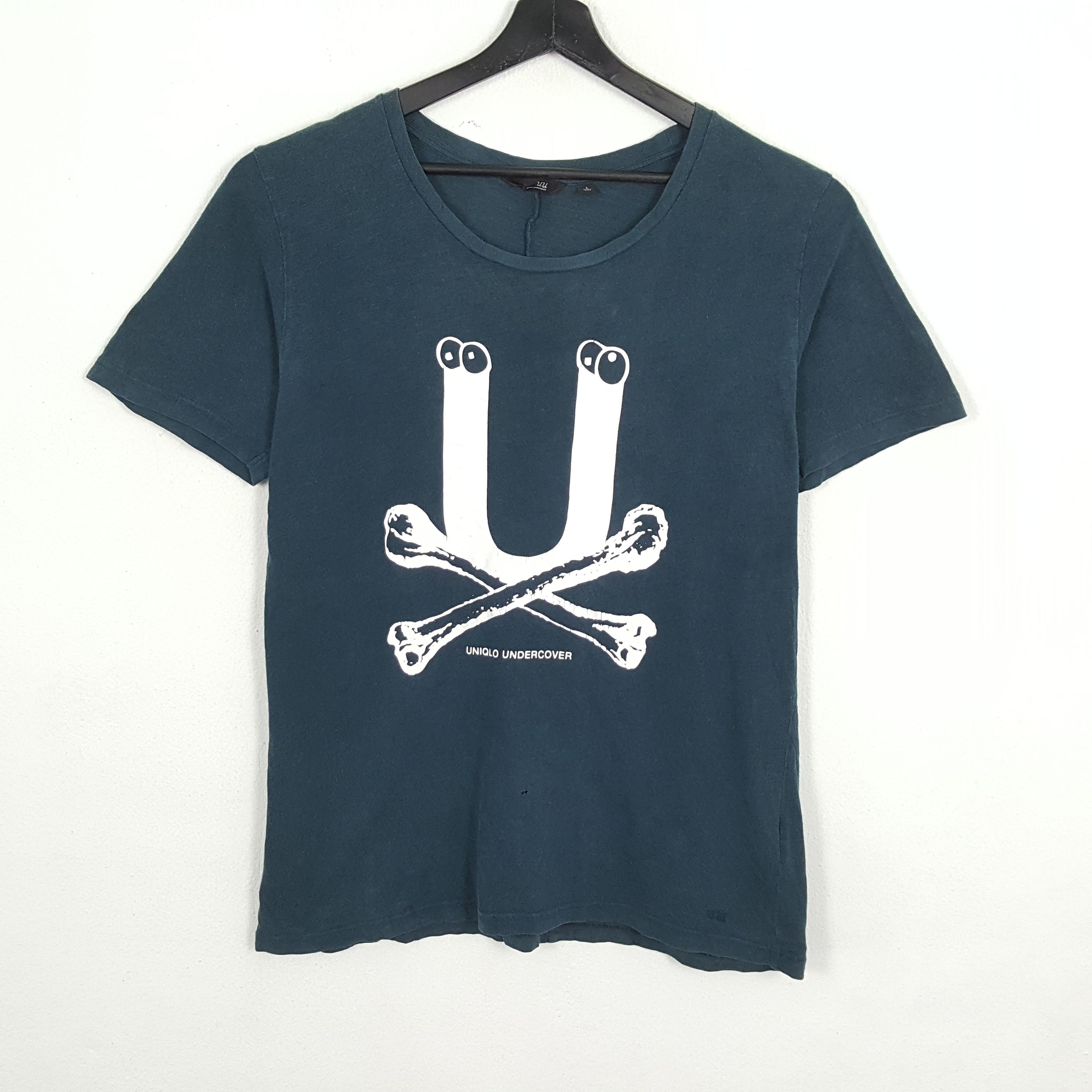 UNIQLO UNDERCOVER Japanese Brand Logo Design Tshirt