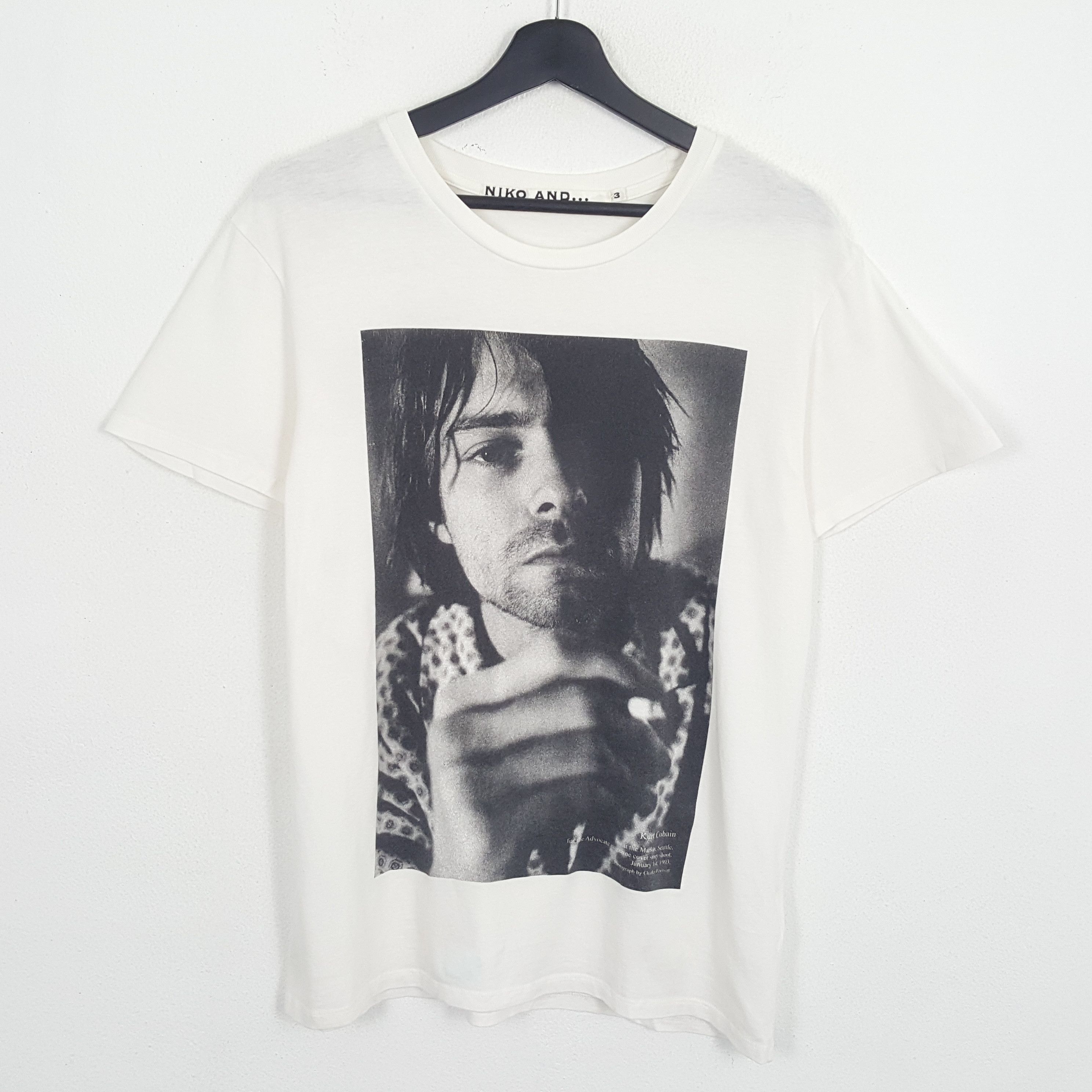 KURT COBAIN Vocalist Band Photo Print Style Tshirt