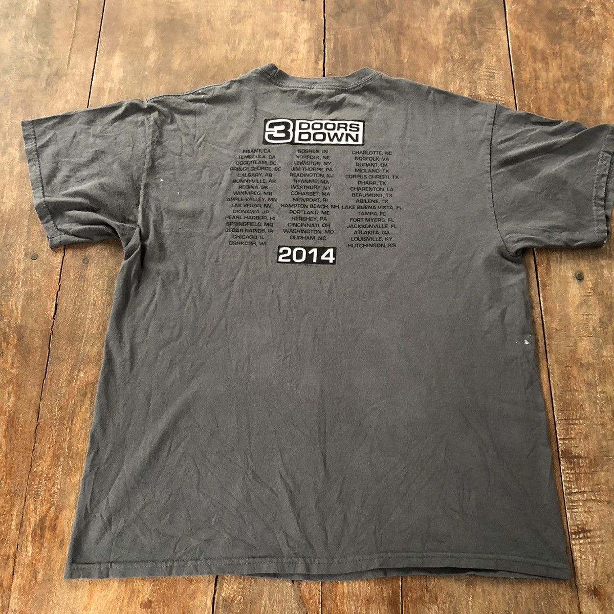 Band Tees Vintage Thrashed Faded 3 Doors Down Tour 2014 T Shirt Size US XL / EU 56 / 4 - 2 Thumbnail
