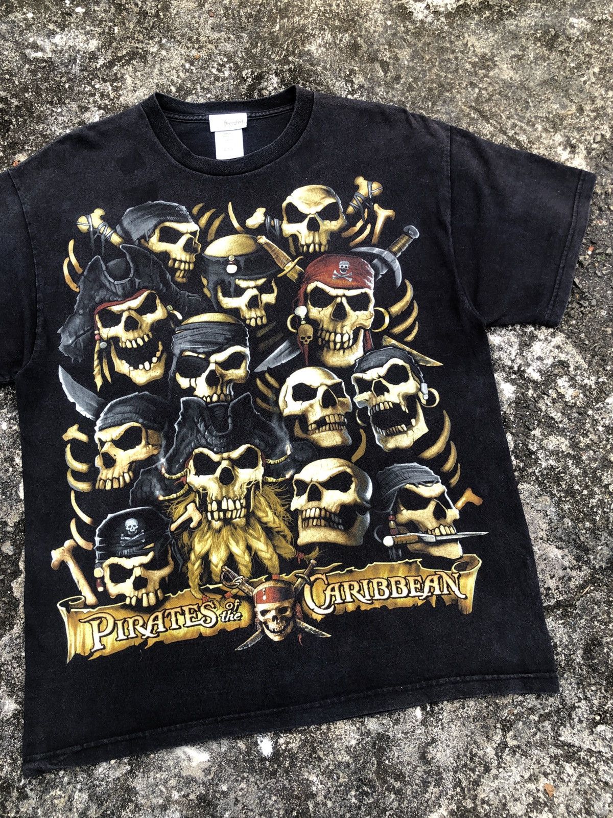 Disney Vintage Pirate Of The Caribbean Disney Movie Overprint Tee Size US L / EU 52-54 / 3 - 3 Thumbnail