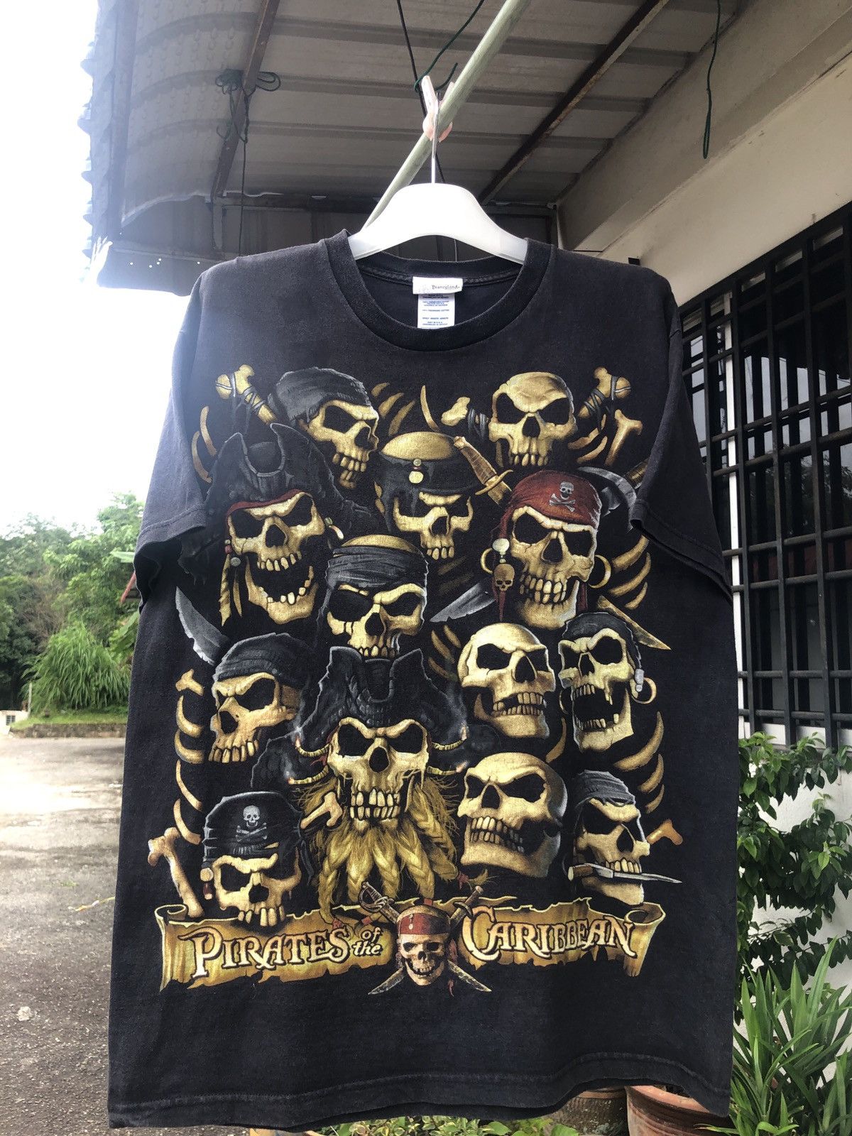 Disney Vintage Pirate Of The Caribbean Disney Movie Overprint Tee Size US L / EU 52-54 / 3 - 2 Thumbnail