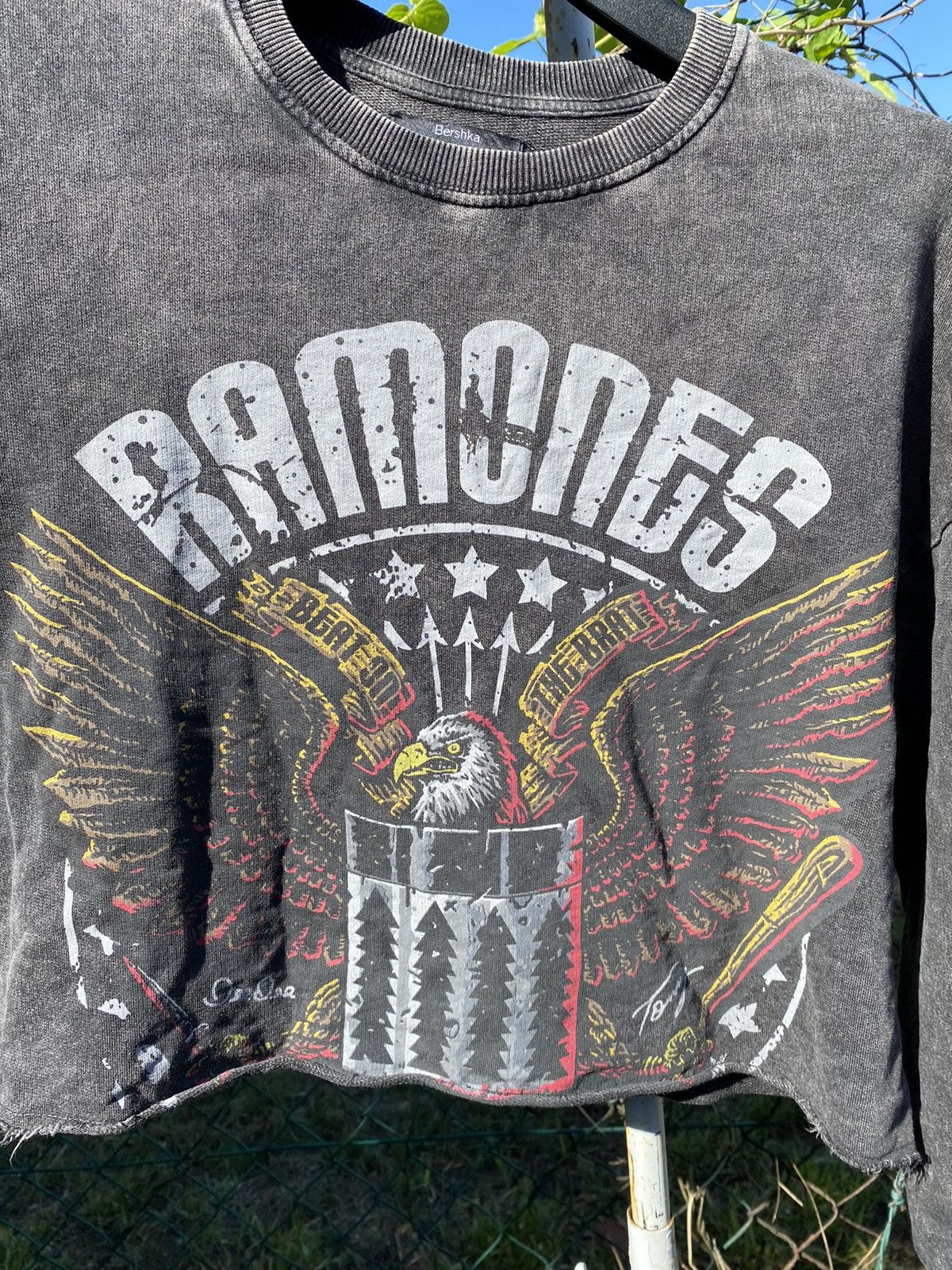 Band Tees Ramones by Bershka Cropped Sweatshirt Size S / US 4 / IT 40 - 2 Thumbnail