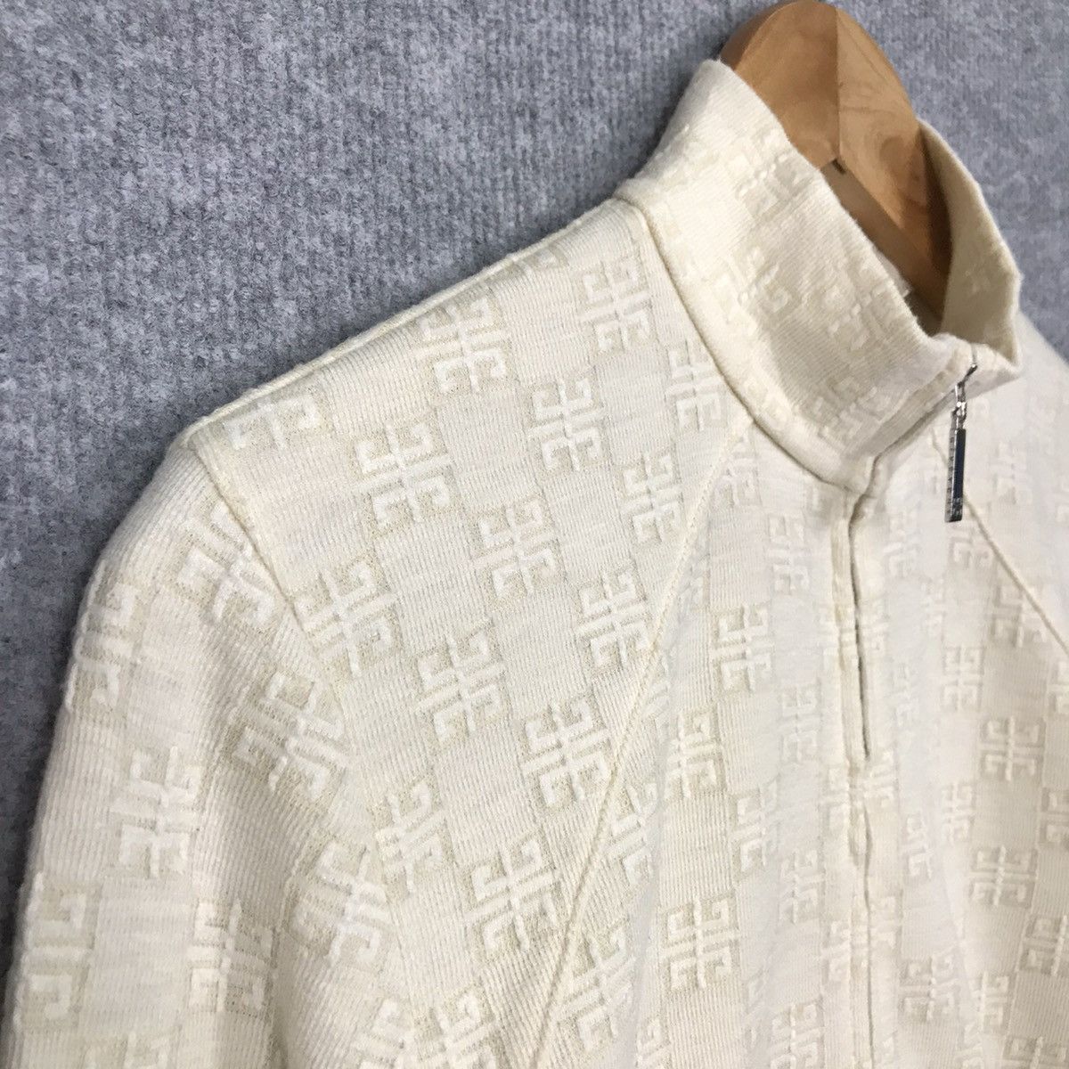 Givenchy GIVENCHY MONOGRAM LOGO ZIPPIER JACKET JAPAN GIVENCHY Size L / US 10 / IT 46 - 4 Thumbnail