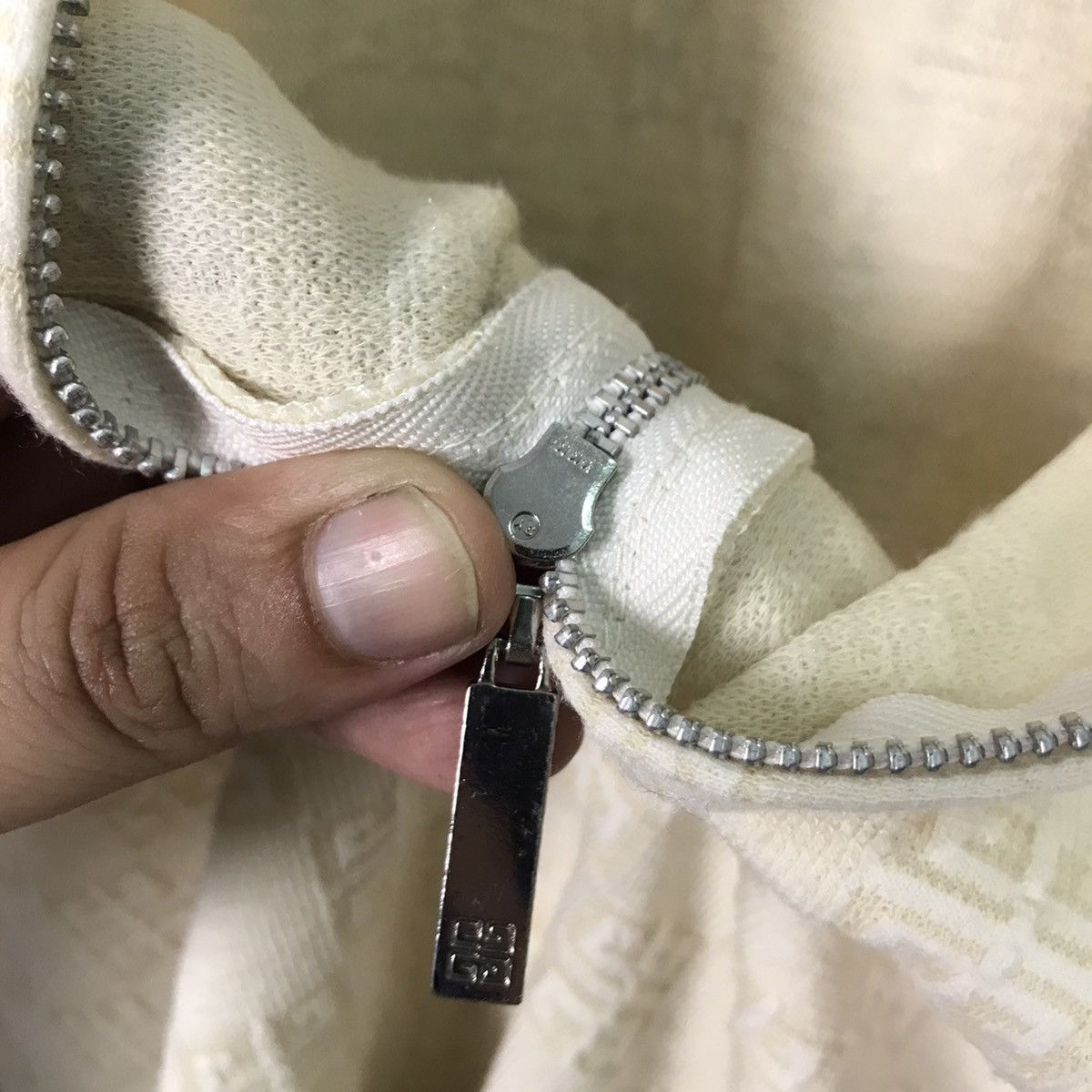 Givenchy GIVENCHY MONOGRAM LOGO ZIPPIER JACKET JAPAN GIVENCHY Size L / US 10 / IT 46 - 7 Thumbnail