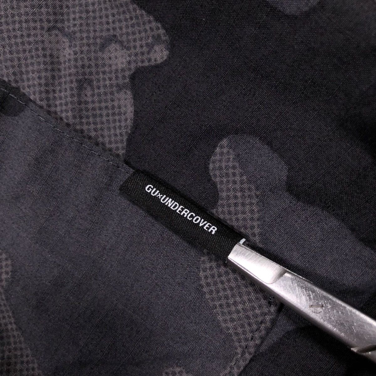 GU × Undercover GU x Undercover Nylon UFO Camo Cargo Pants Size US 31 - 12 Thumbnail