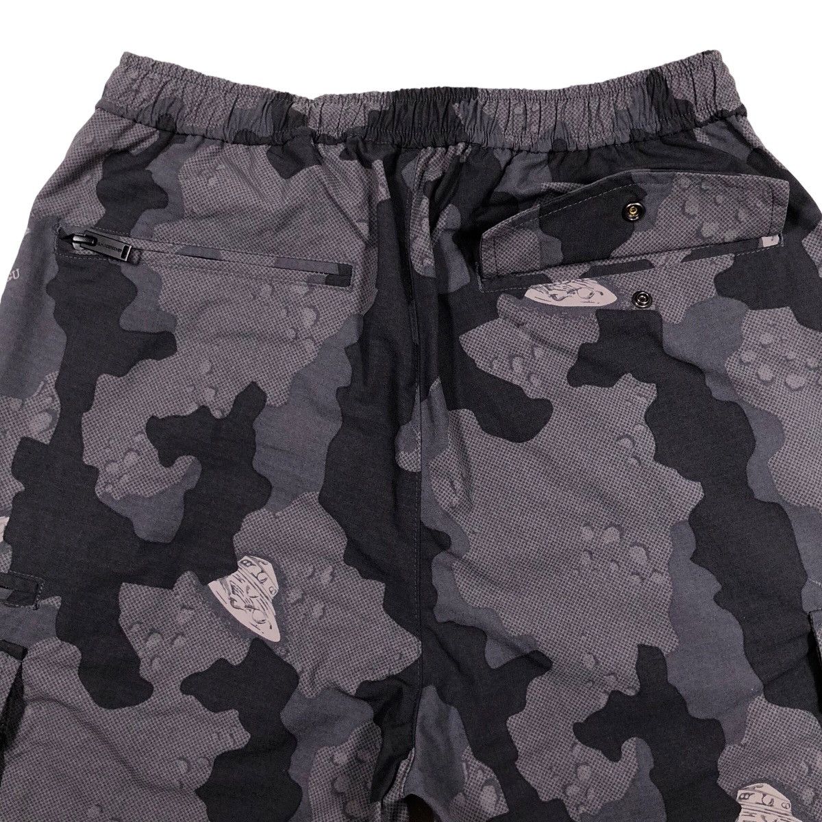 GU × Undercover GU x Undercover Nylon UFO Camo Cargo Pants Size US 31 - 11 Thumbnail