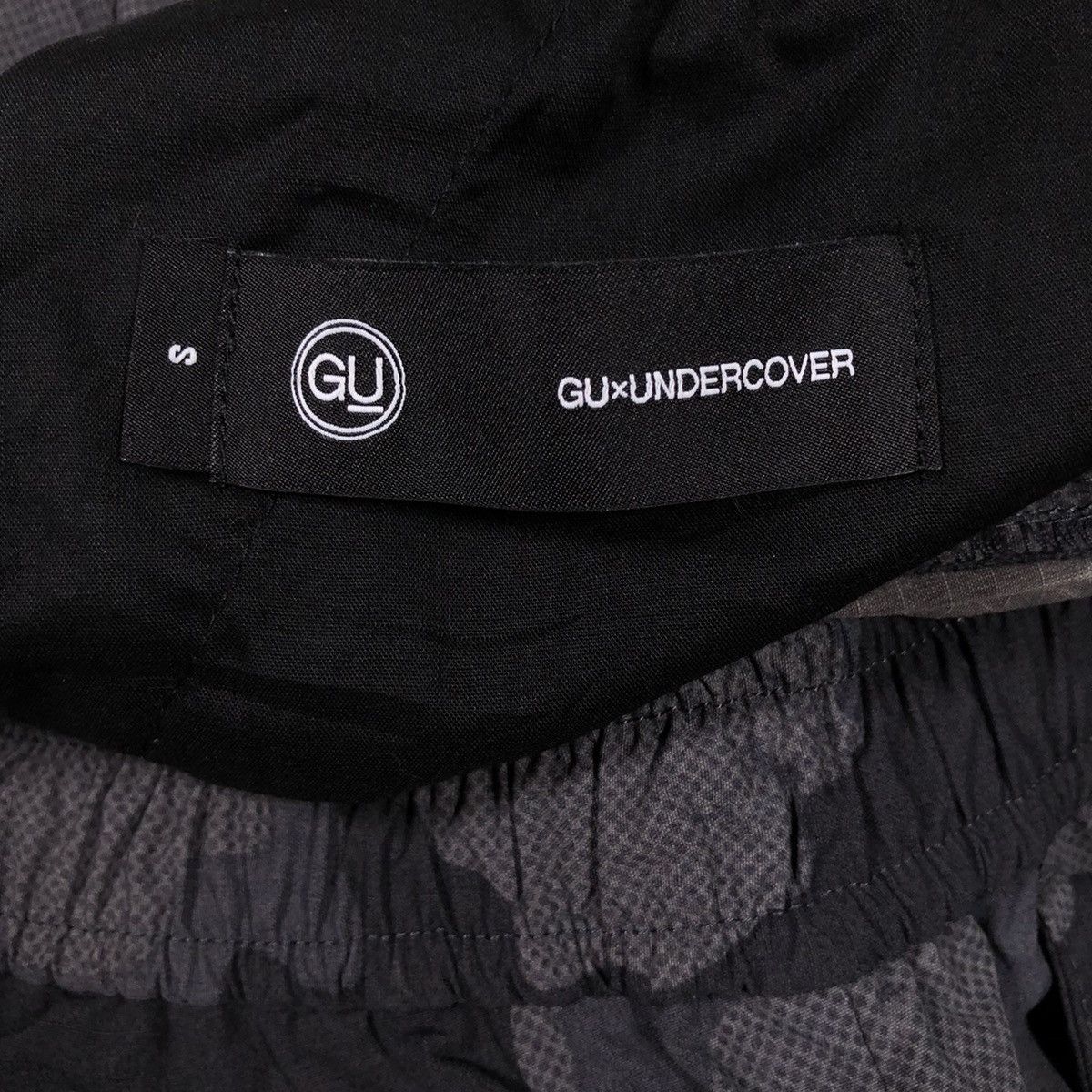 GU × Undercover GU x Undercover Nylon UFO Camo Cargo Pants Size US 31 - 14 Thumbnail