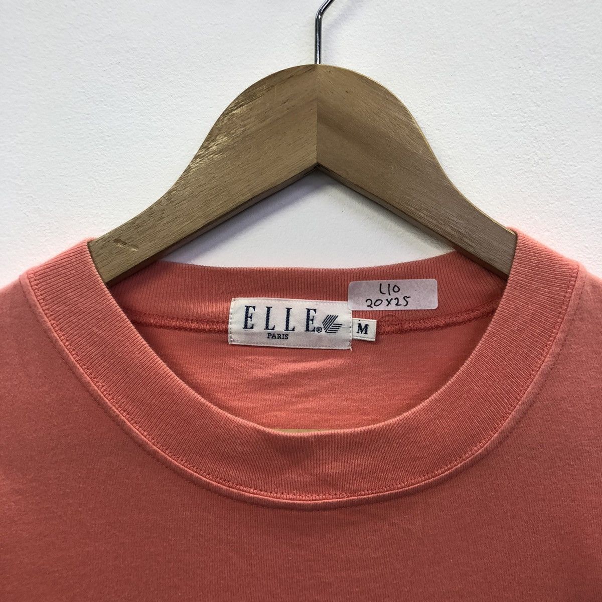 ‘Rare!! ELLE Paris Spell Out T-shirt