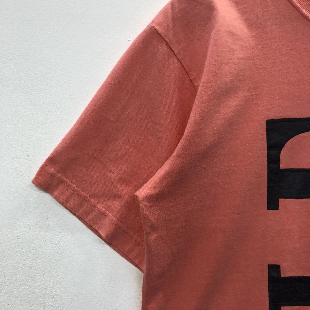 ‘Rare!! ELLE Paris Spell Out T-shirt